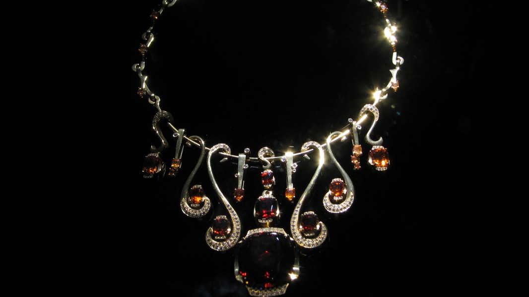 WLA hmns Garnet and Diamond necklace