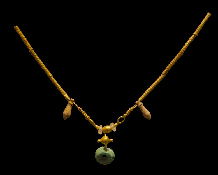Minoan gold necklace archmus Heraklion