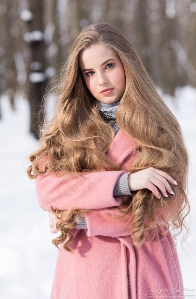 Diana - an 18-year-old natural blonde girl photographed in February 2021 by Serhiy Lvivsky, picture 8