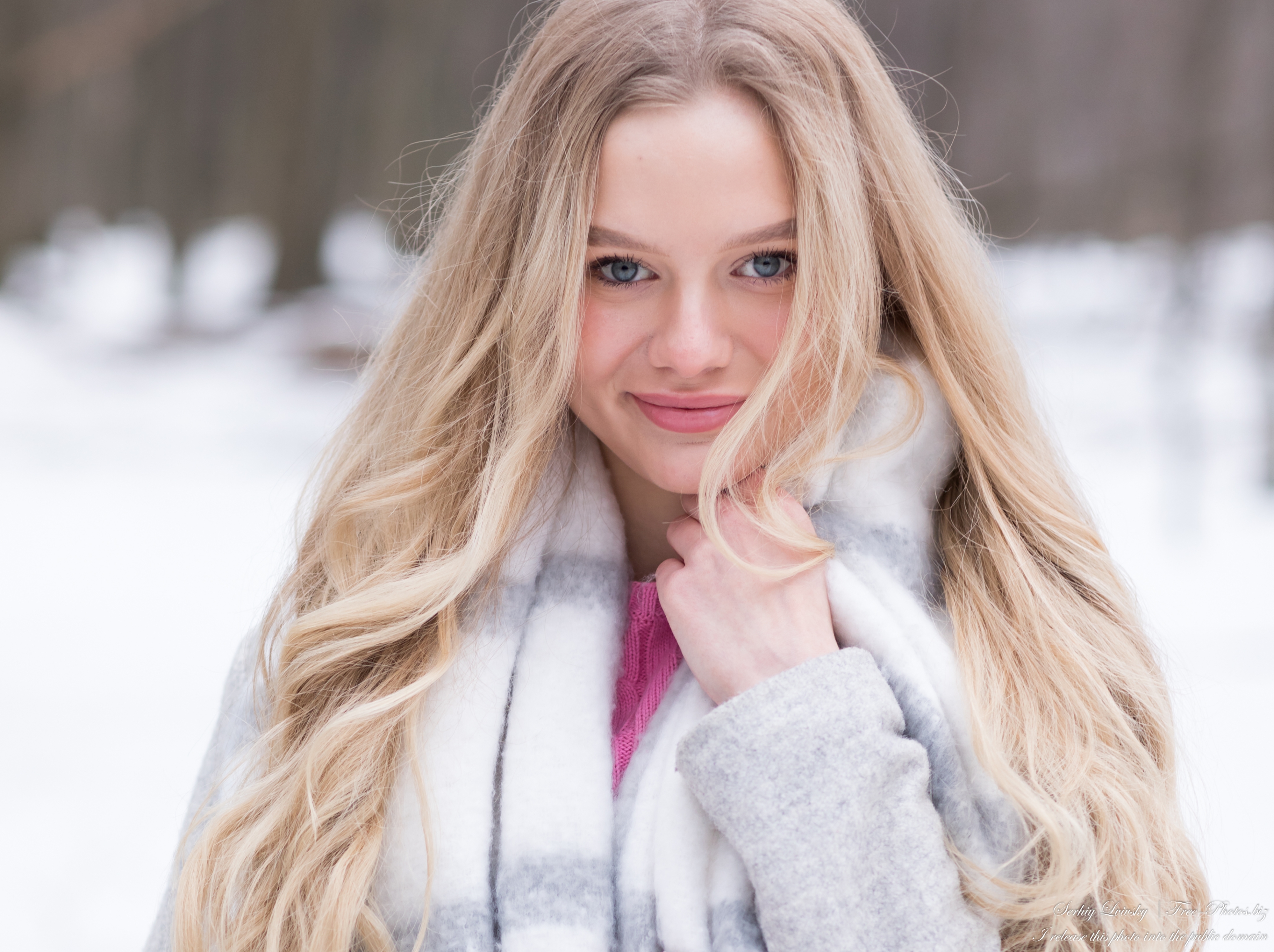 oksana_a_19-year-old_natural_blonde_girl_photographed_by_serhiy_lvivsky_in_march_2021_33
