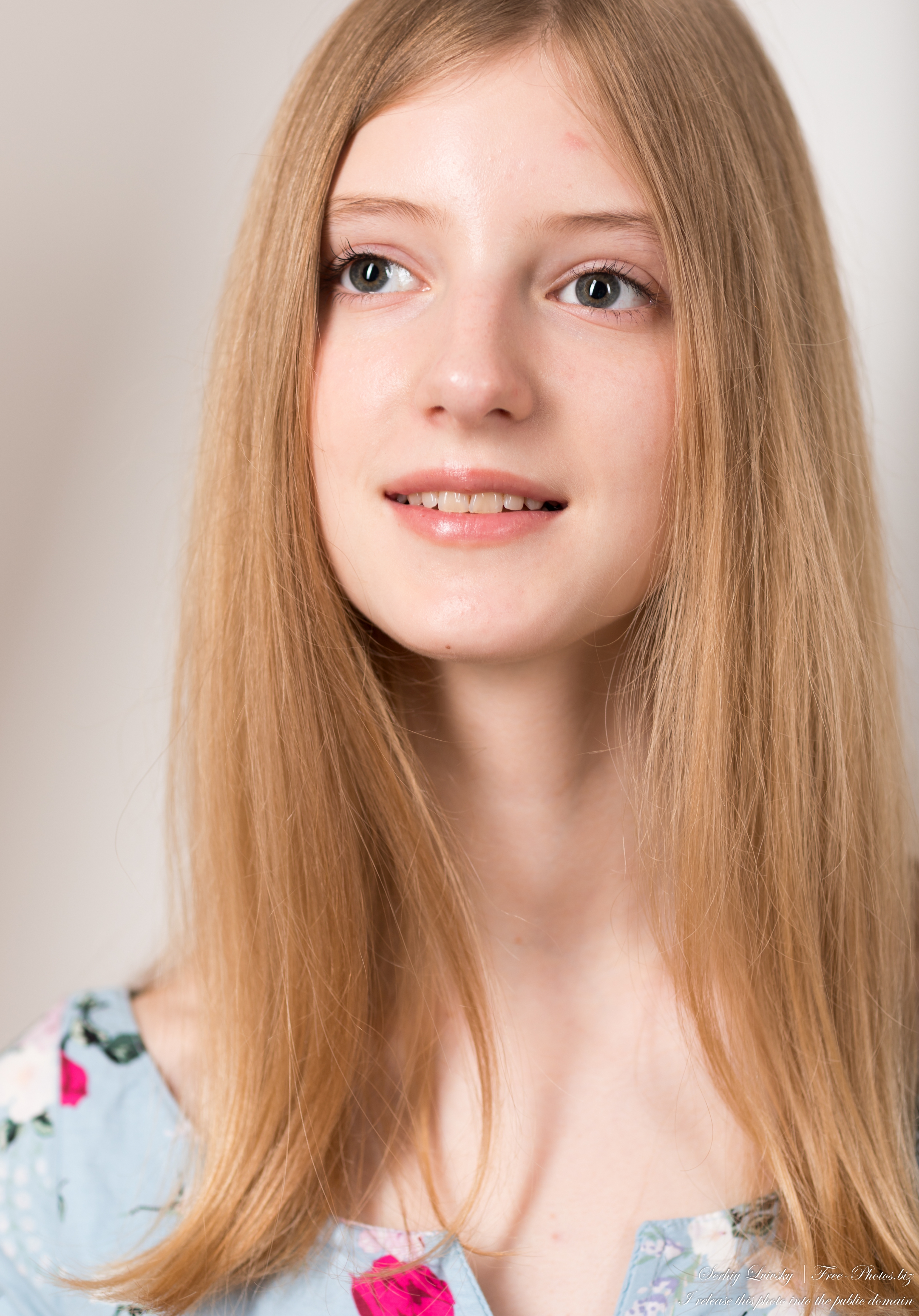 martha_13-year-old_natural_blonde_girl_4th_photo_session_april_2024_by_serhiy_lvivsky_09