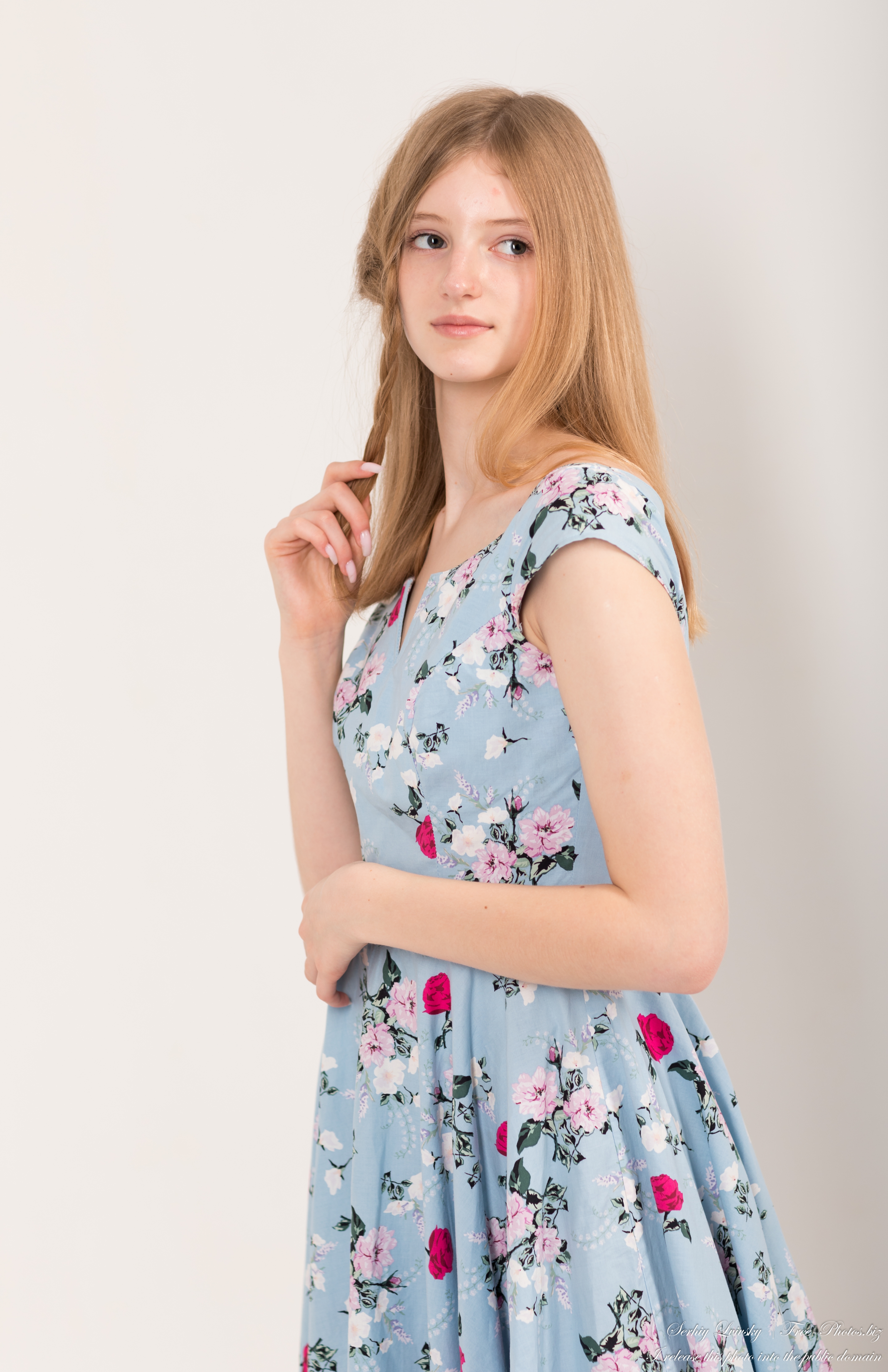 martha_13-year-old_natural_blonde_girl_4th_photo_session_april_2024_by_serhiy_lvivsky_17