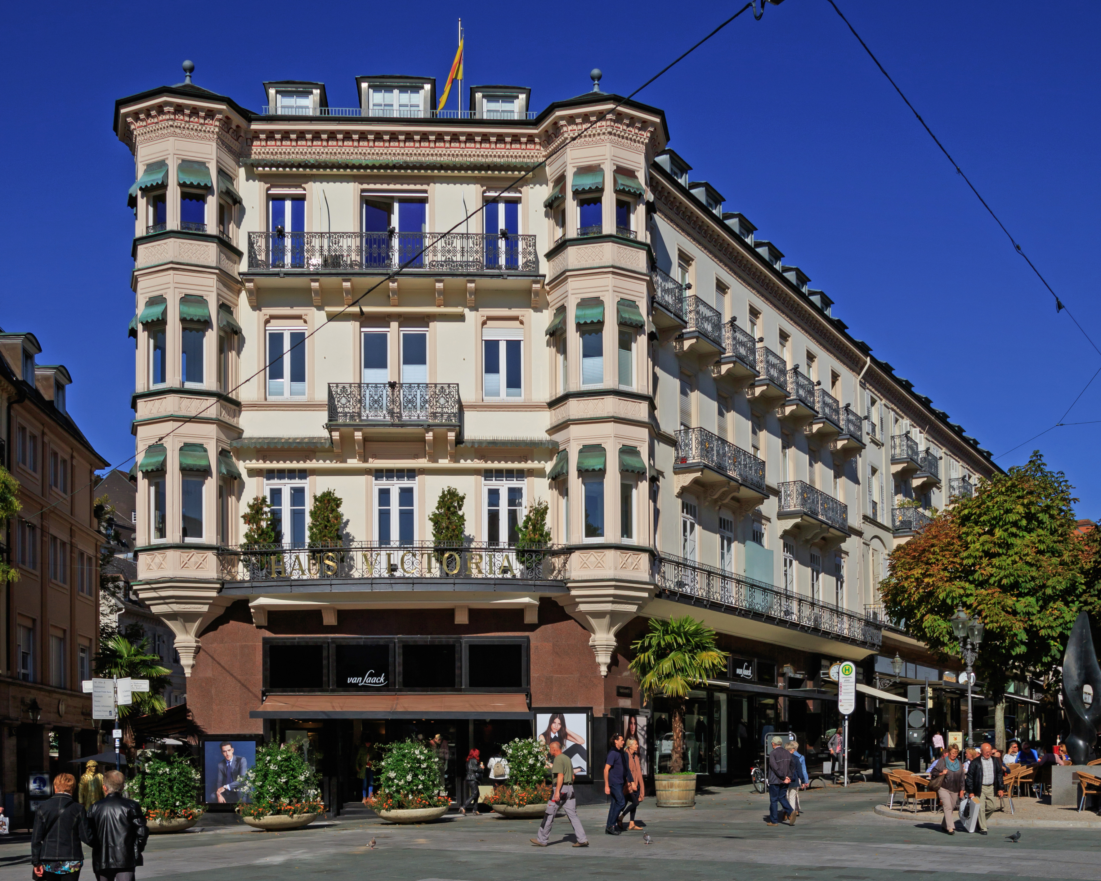 Baden-Baden 10-2015 img20 Leopoldsplatz Haus Victoria