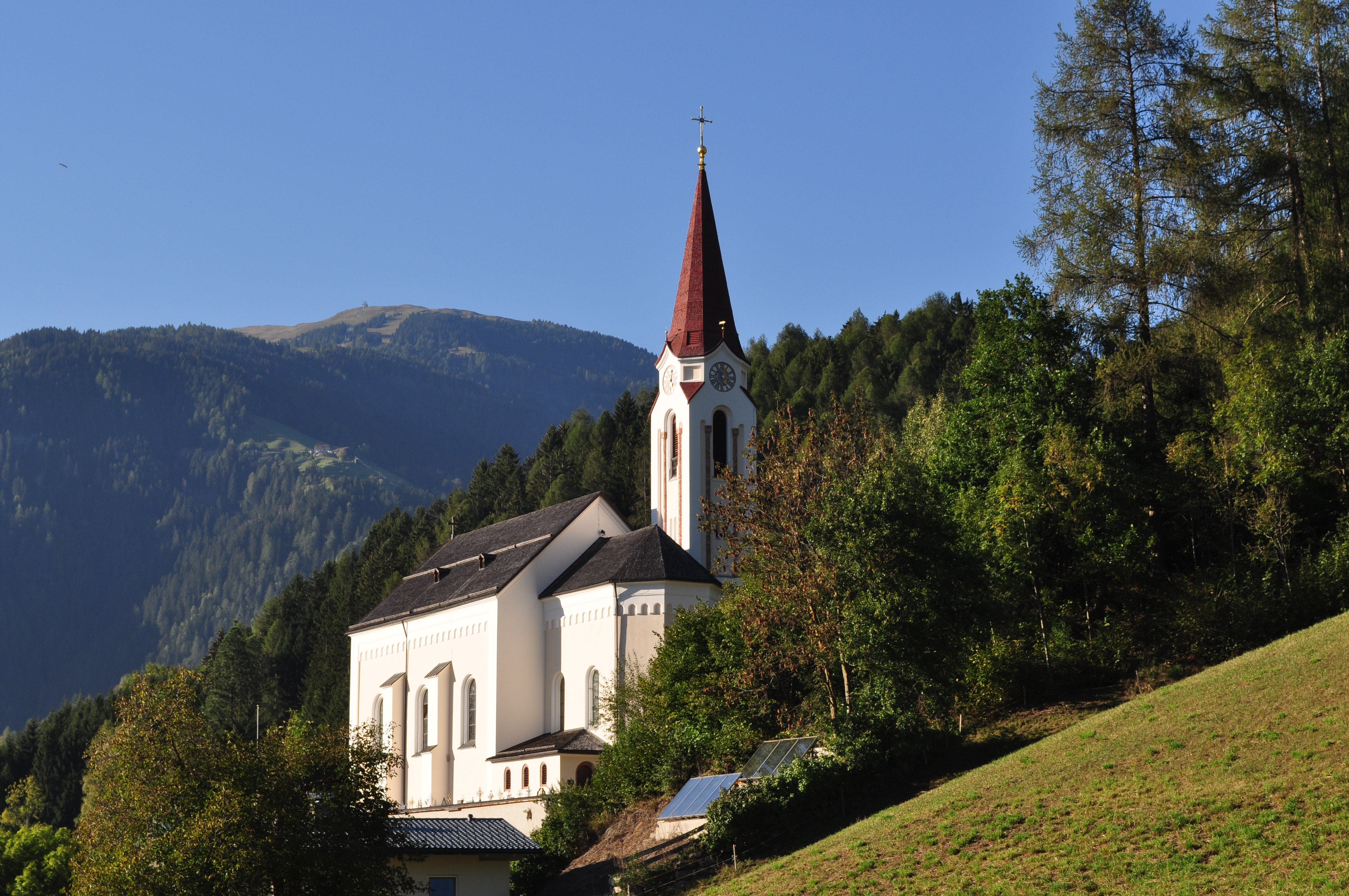 Kath. Pfarrkirche St. Martin nach Nord-West