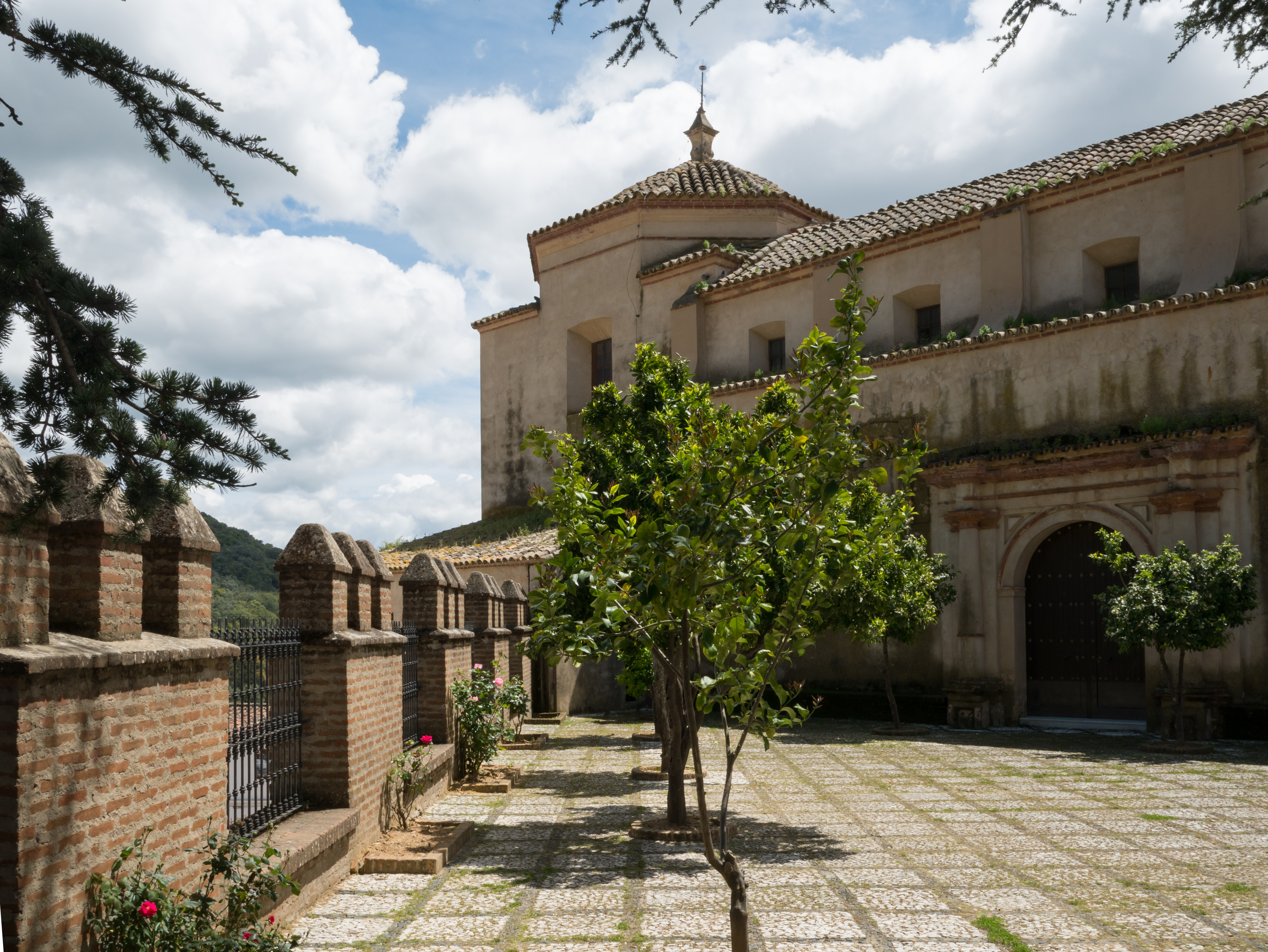 Linares de la Sierra - Iglesia 01