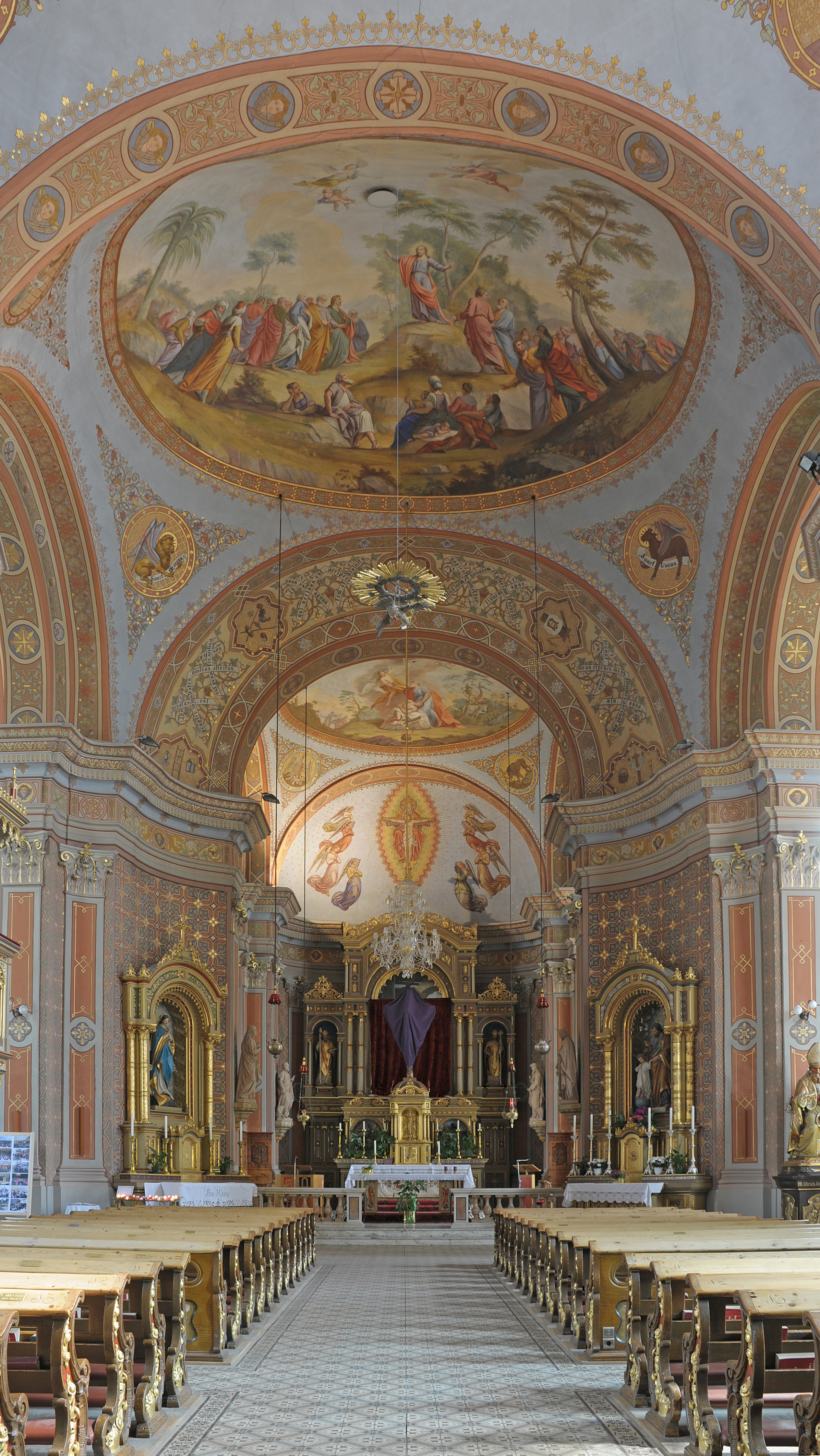 Parish church Urtijei internal view