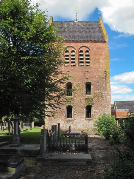 Zuidbroek, vrijstaande klokkentoren van de Hervormde kerk RM31625 2012-09-01 14.18