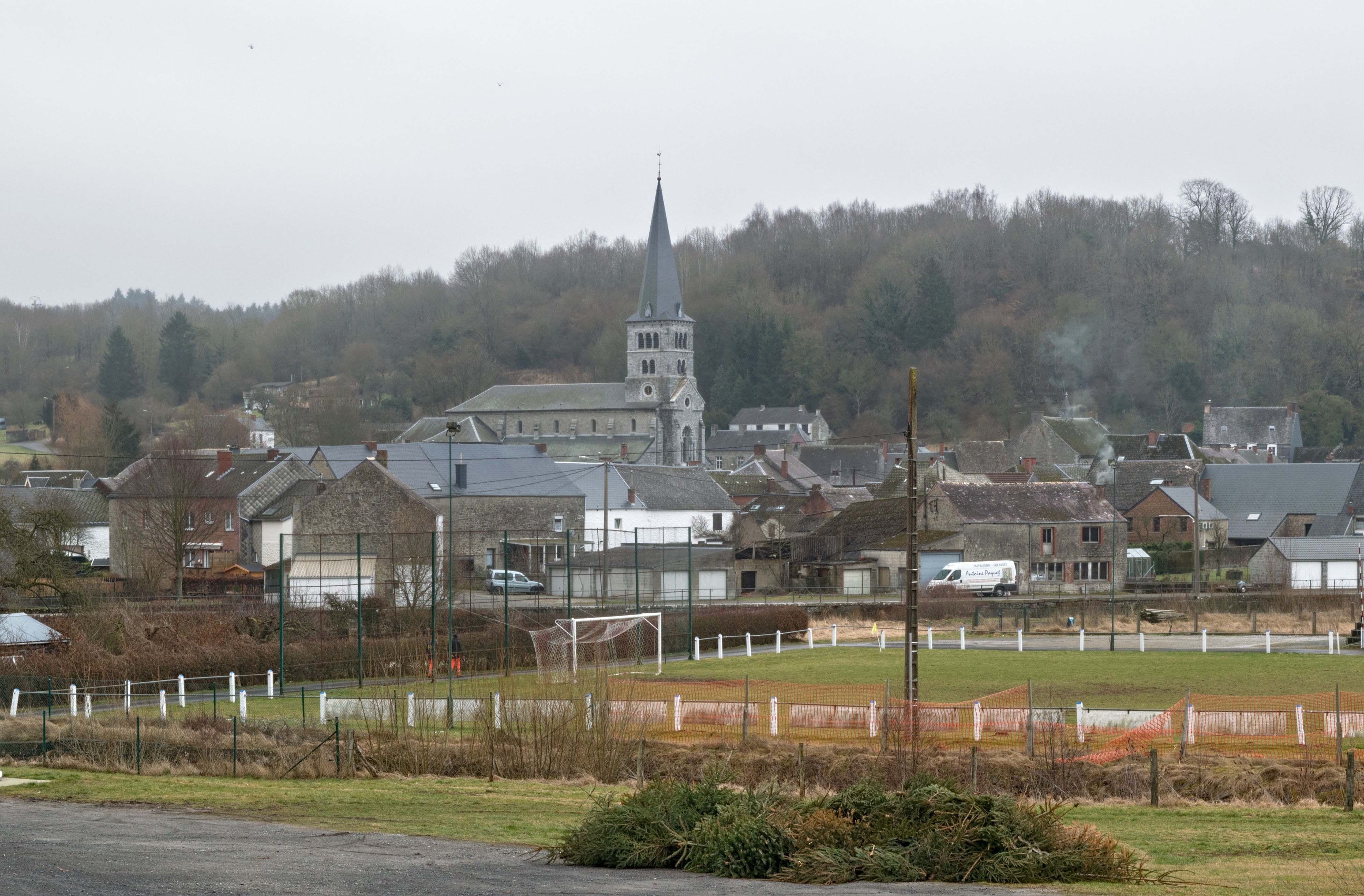 Église Saint-Victor (Petigny - Couvin, DSC 0525)