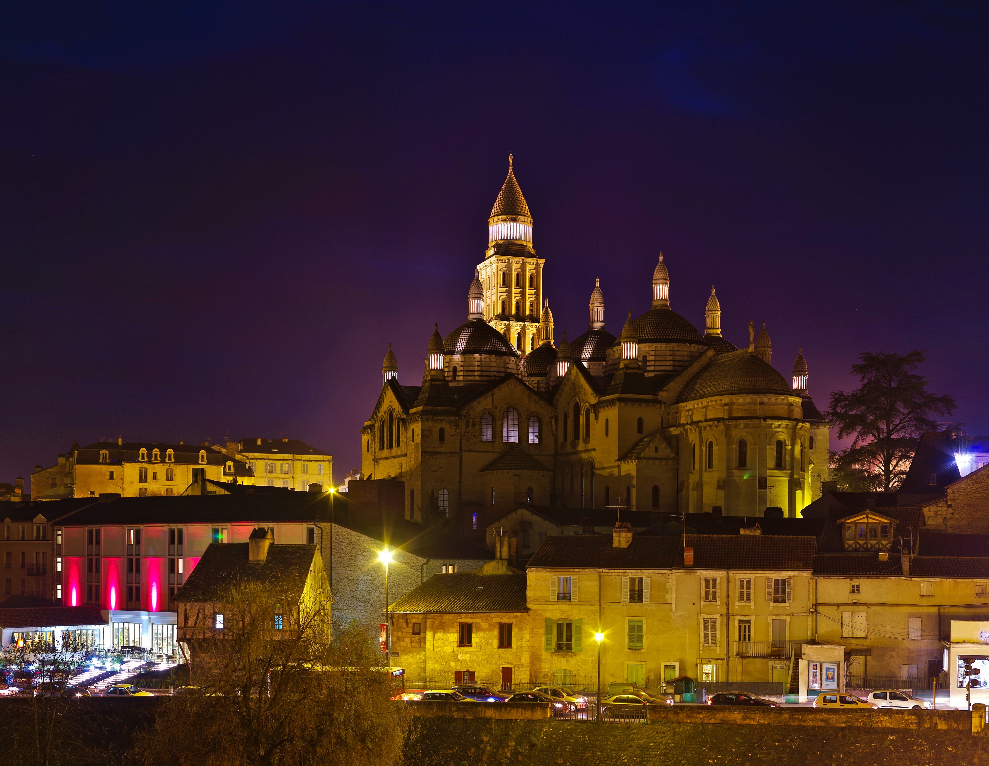 Cathédrale Saint-Front de Périgueux - panoramio (1)