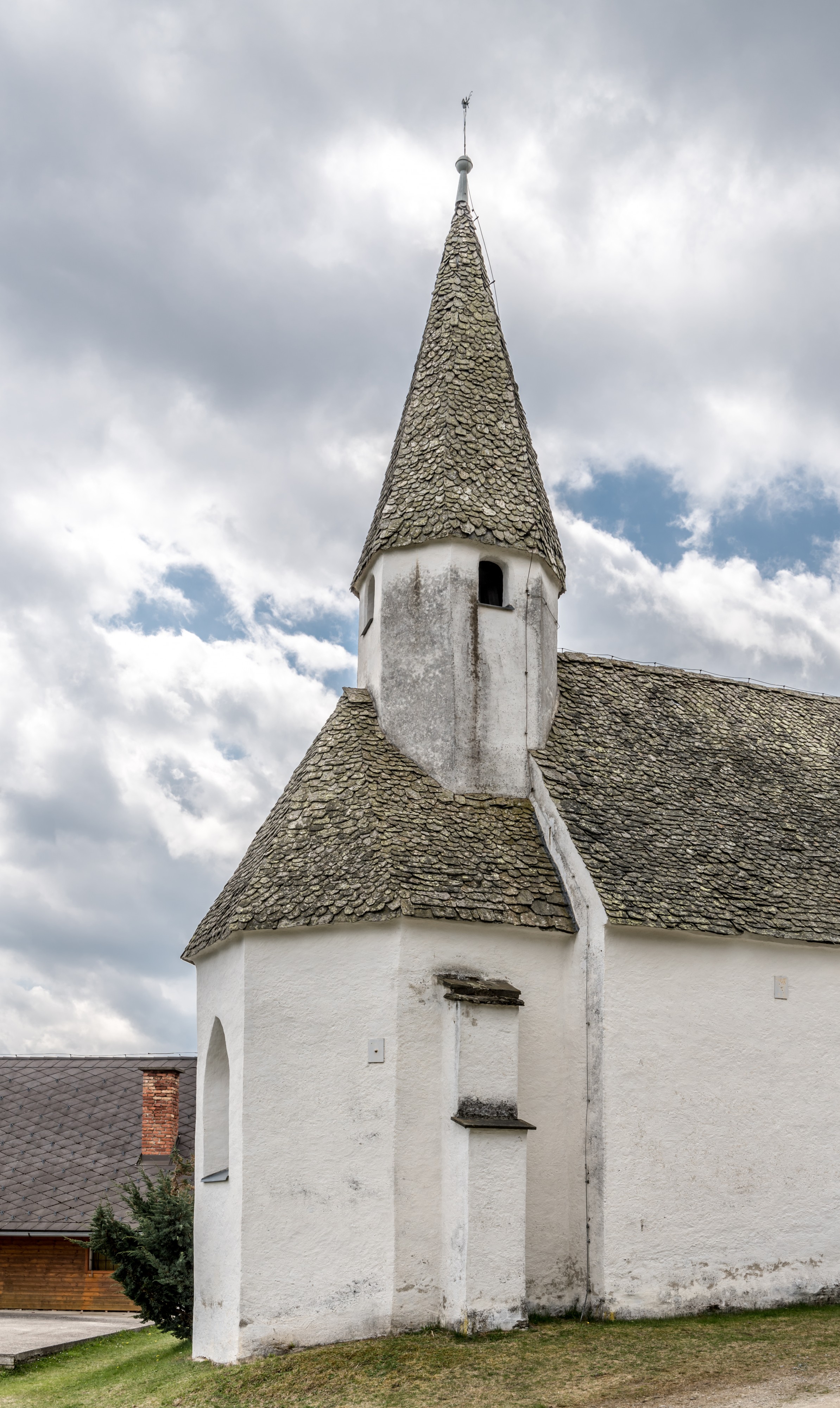 Frauenstein Lorenziberg Filialkirche hl Laurentius Apsis und Turm 25042017 7937