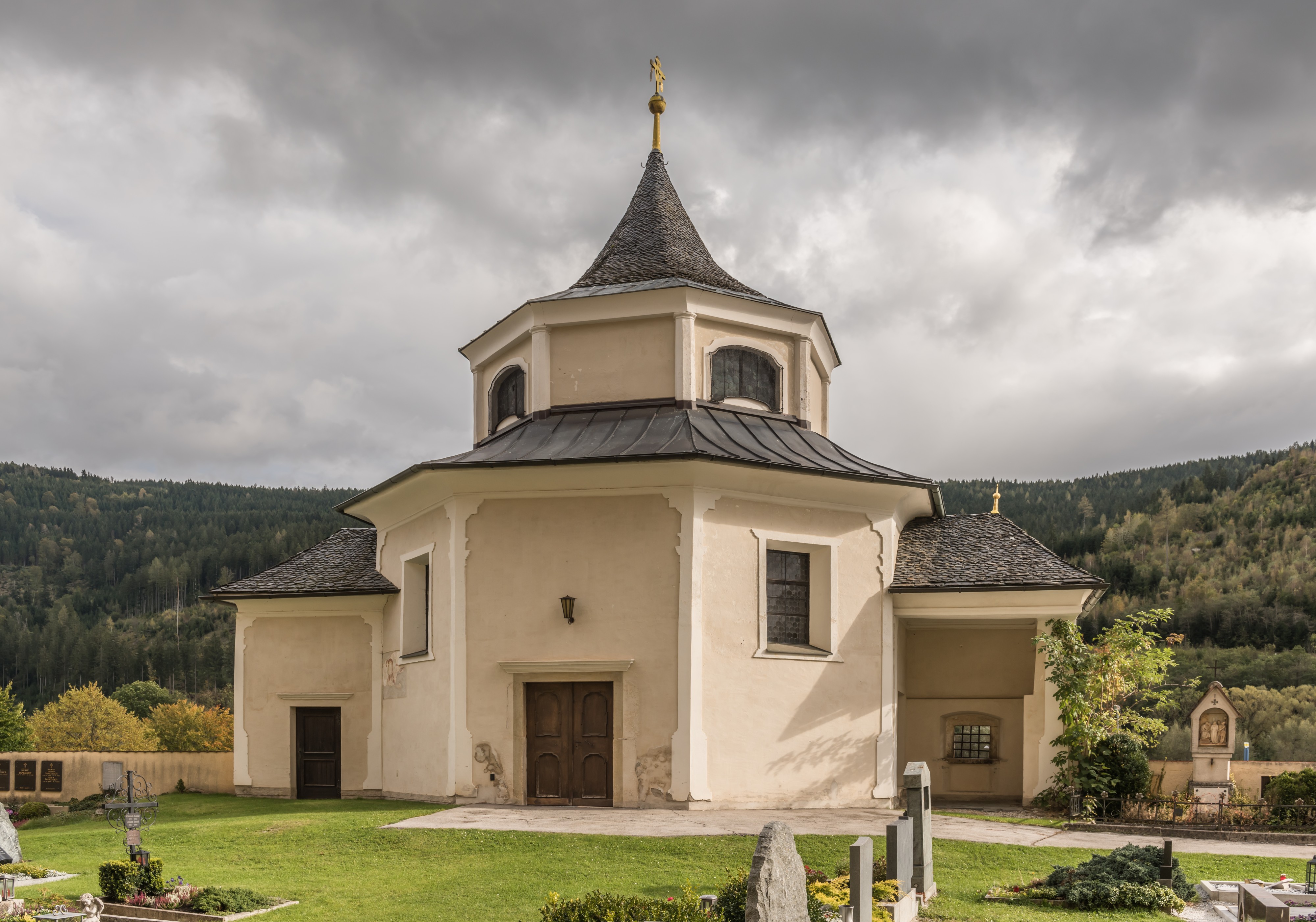 Gurk Domplatz 1 Friedhof Aufbahrungshalle Todesangst-Christi-Kapelle 11102016 4938