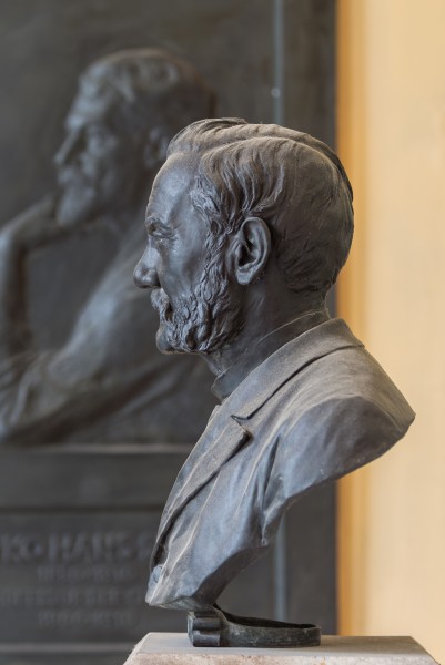 Josef Unger (Nr. 65) bust (bronze) in the Arkadenhof, University of Vienna-9321