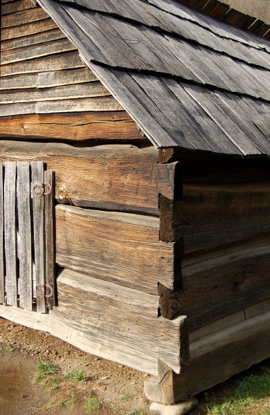 Corn crib corner view