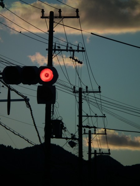 Dusk and signal 夕暮れと信号機 DSCF3766