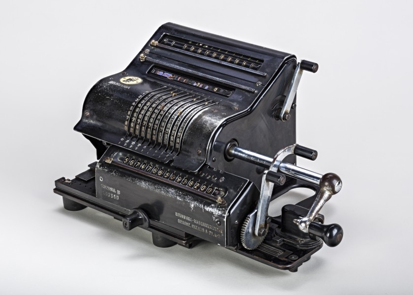 Mechanical-calculator-Brunsviga-15-02a