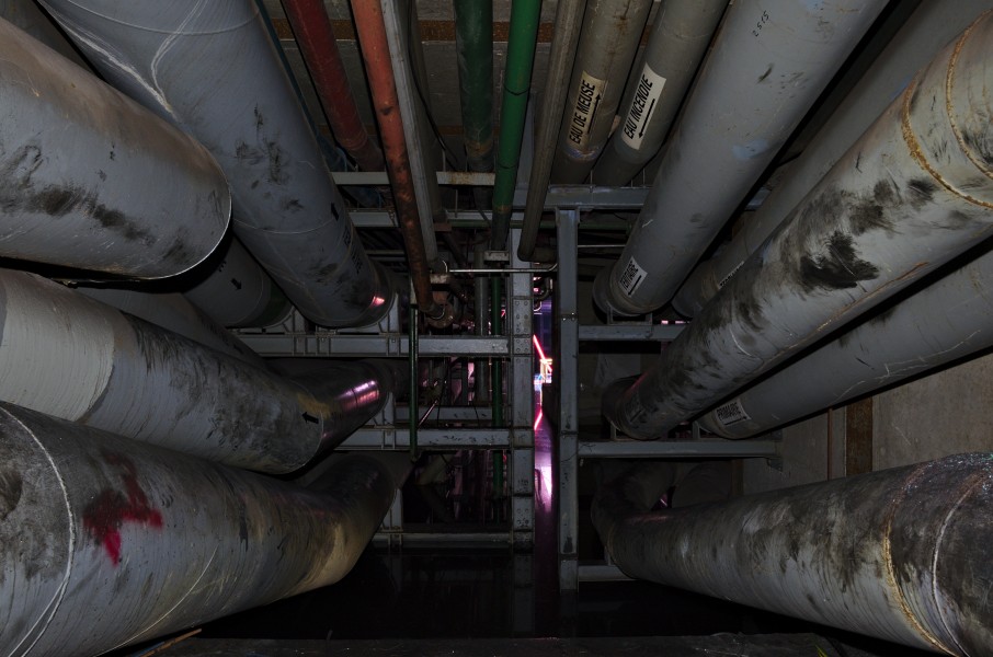 Pipes in the water treatment plant of an abandoned steel factory in Oupeye, Belgium (DSCF3276)