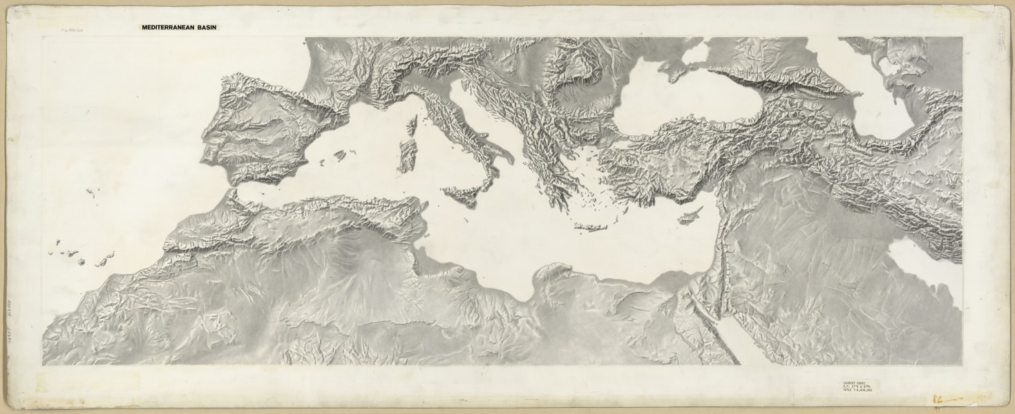 Карта дна Средиземного моря с рельефом