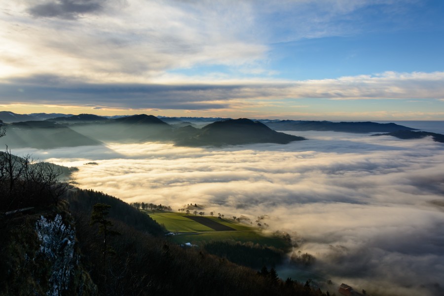 Blassenstein Erlauftal mit Nebel 02