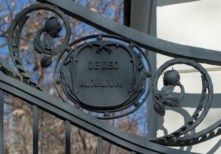 Klagenfurt Annabichl Ehrentaler Strasse 119 Schloss Ehrenthal Einfahrtstor Detail 25012016 2652