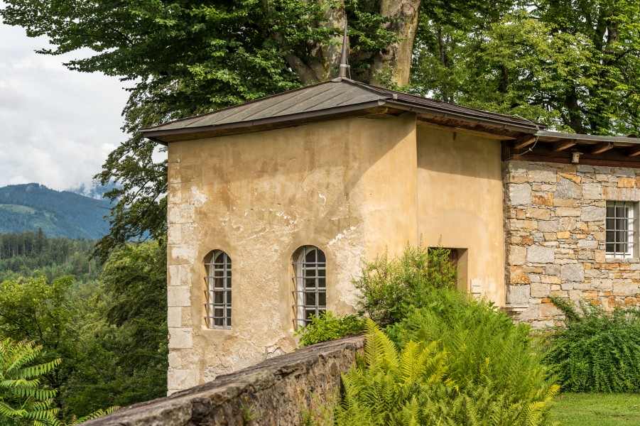 Wernberg Klosterweg 2 ehem. Schloss SW-Ecke Fatima-Kapelle 14062018 5898