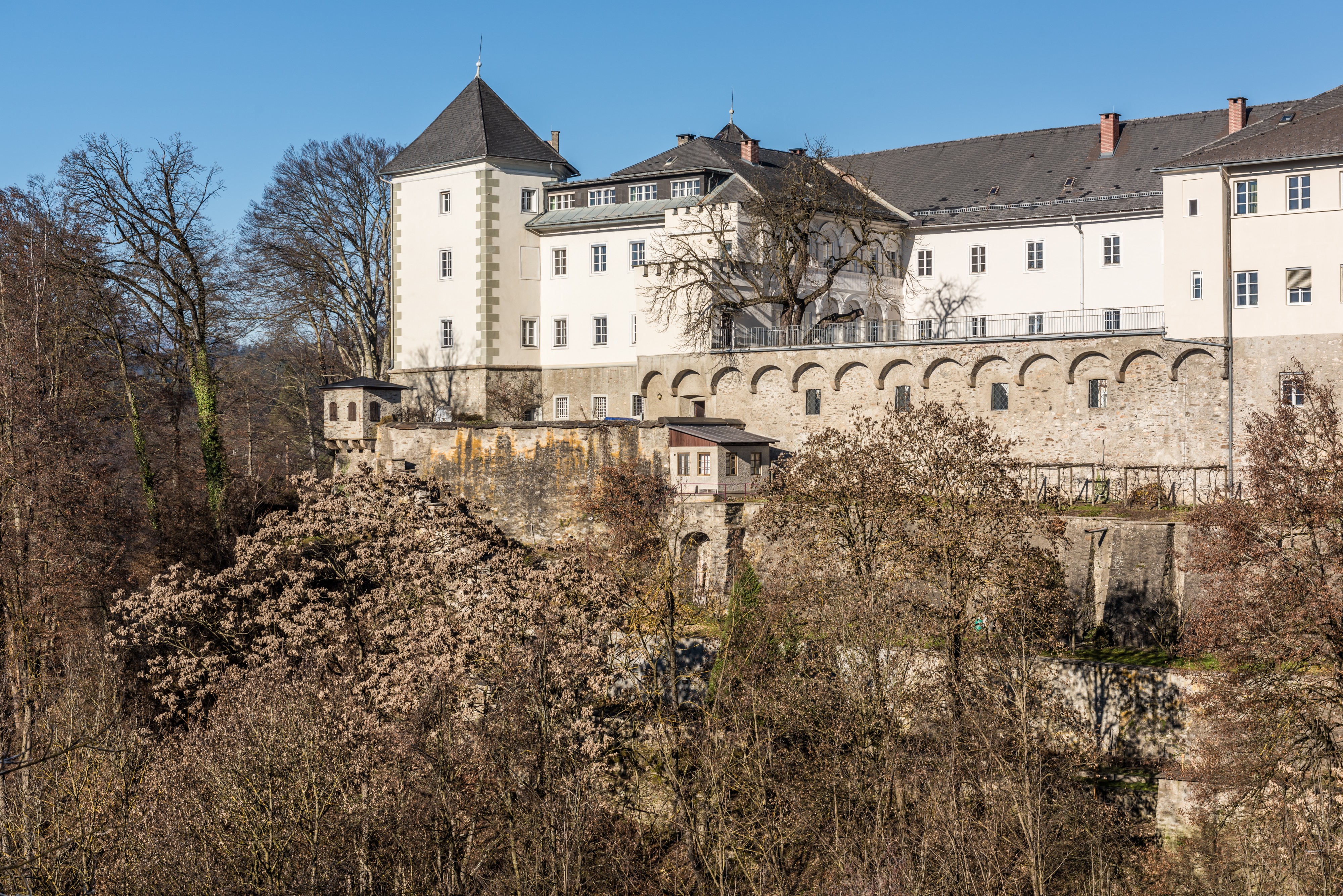 Wernberg Klosterweg 2 Kloster Wernberg Westteil S-Ansicht 06122016 5492