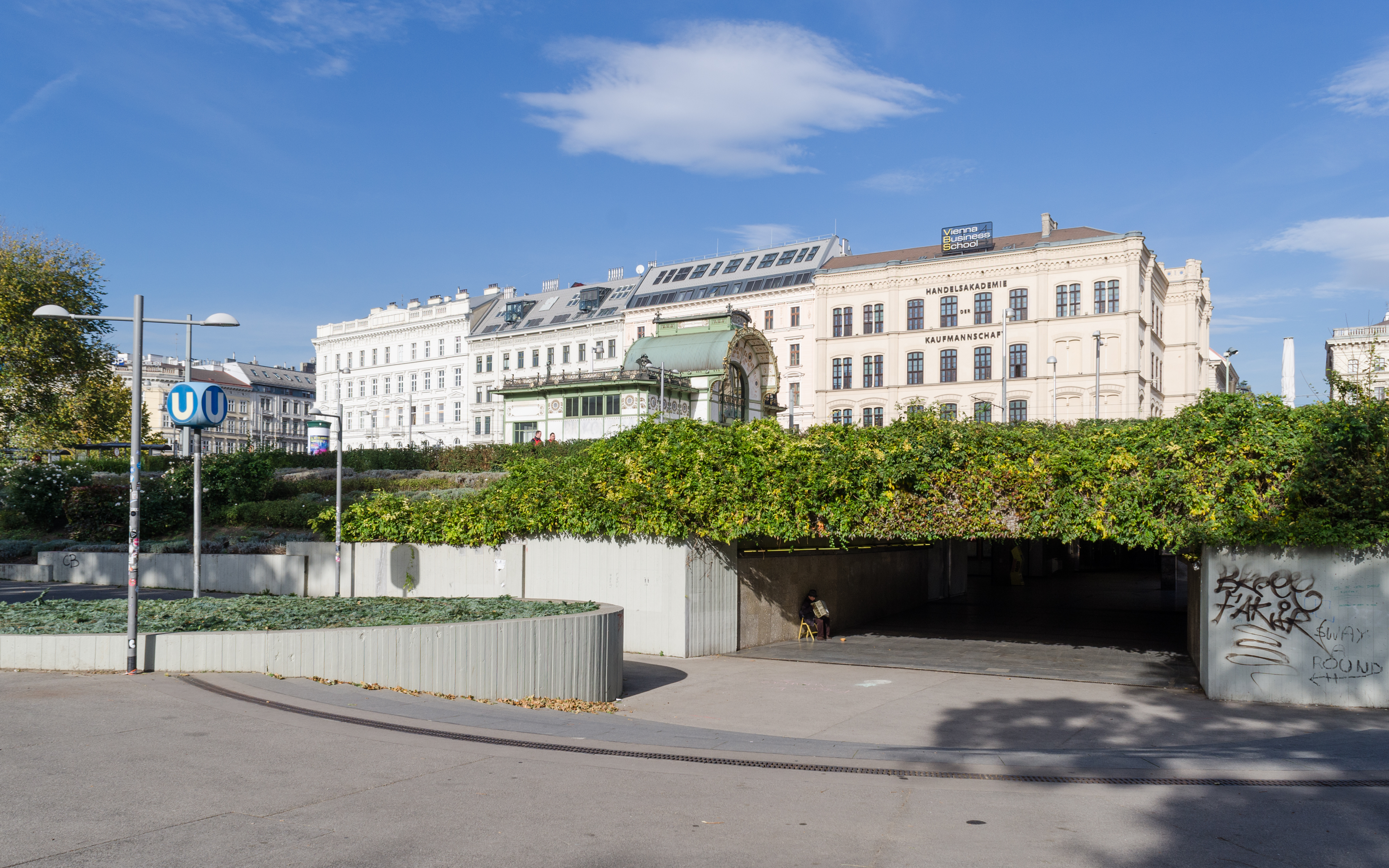 Wien, Karlsplatz, 2017-11 CN-01