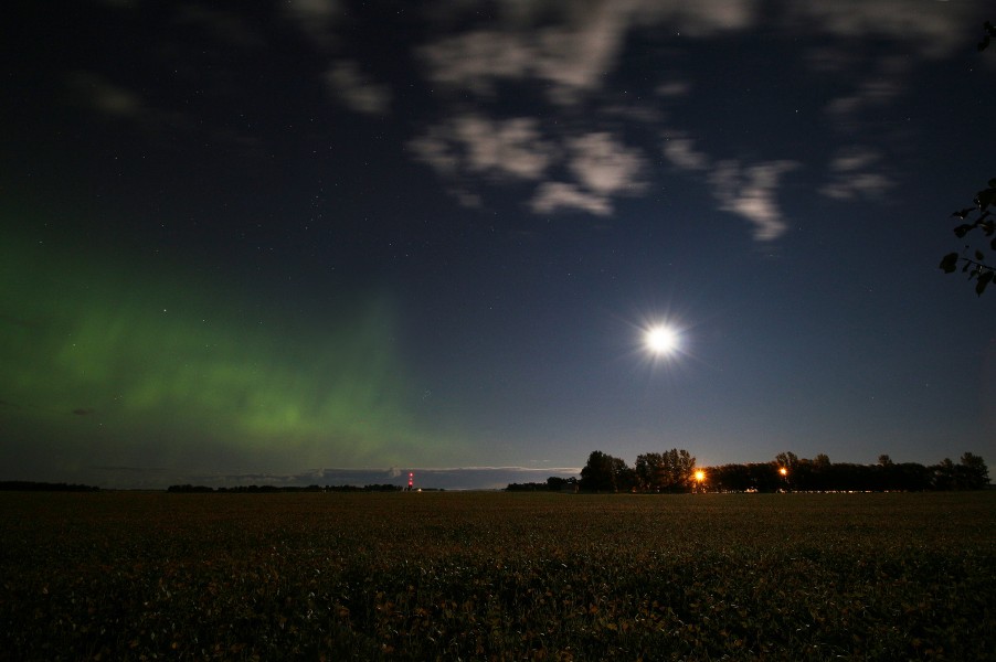 Northern Lights. Taken in St. Andrews, Manitoba (502102) (15231992292)