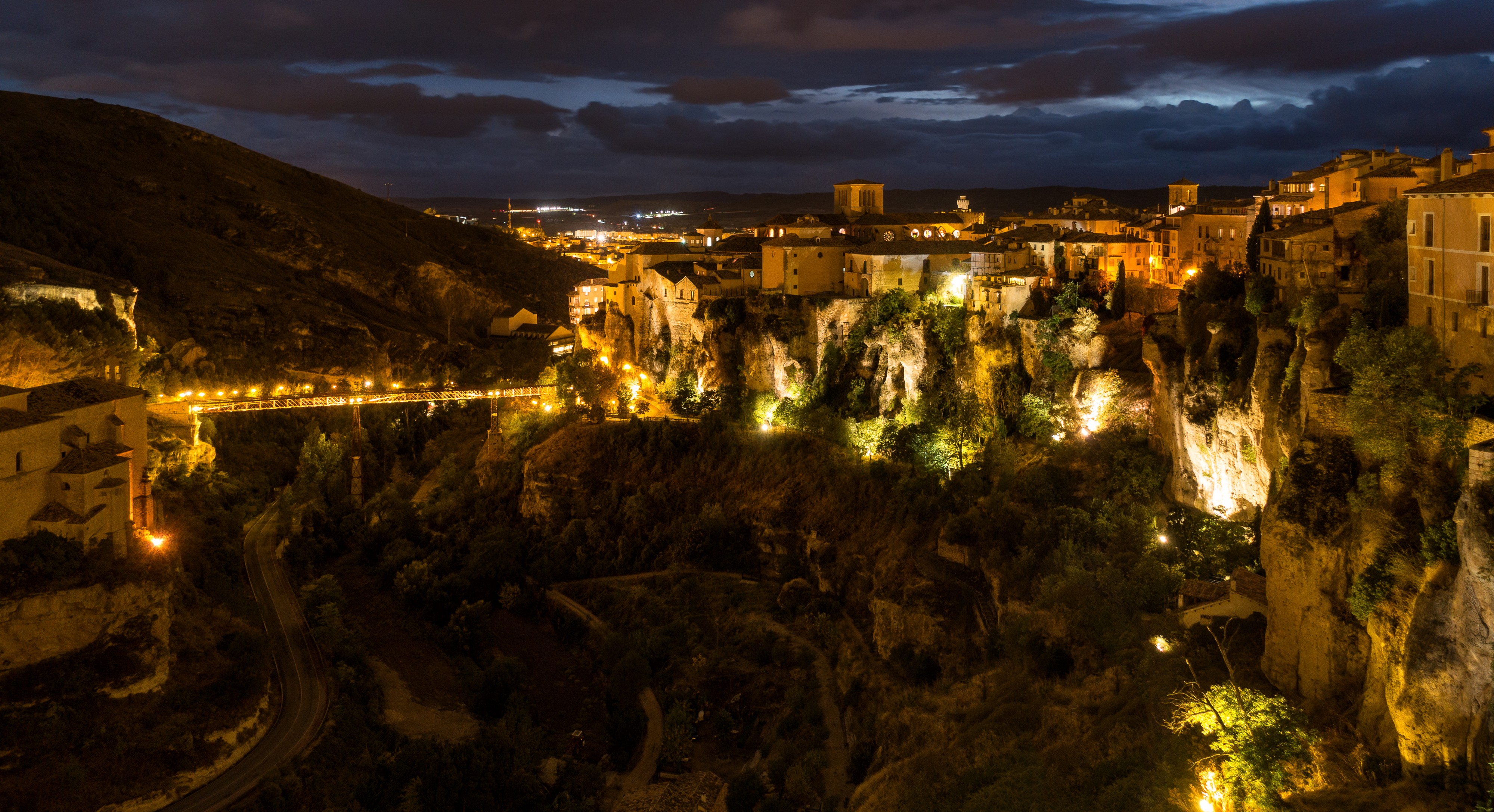 Cuenca de noche