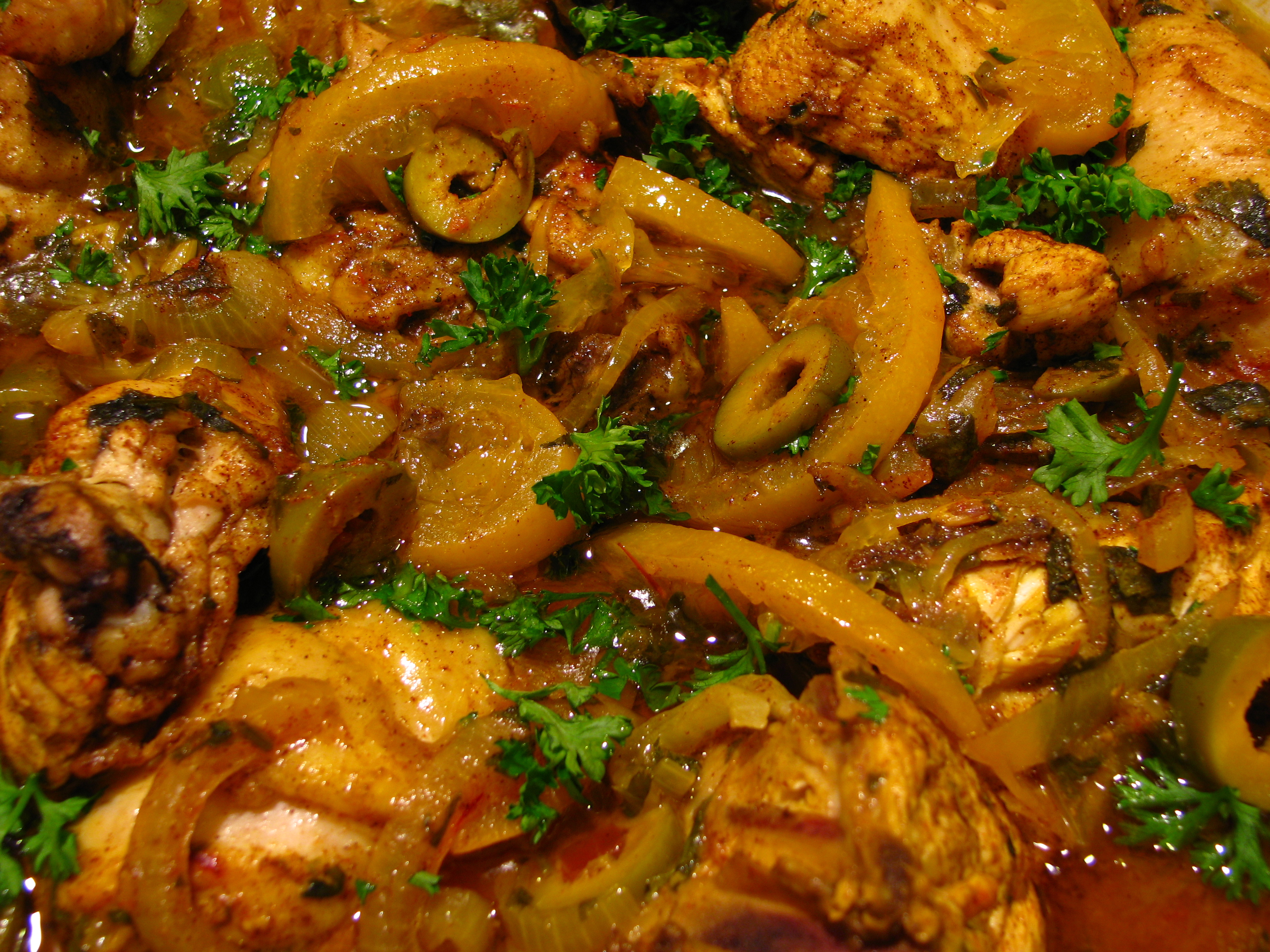 Moroccan food-Chicken tagine with preserved lemons and olives-02