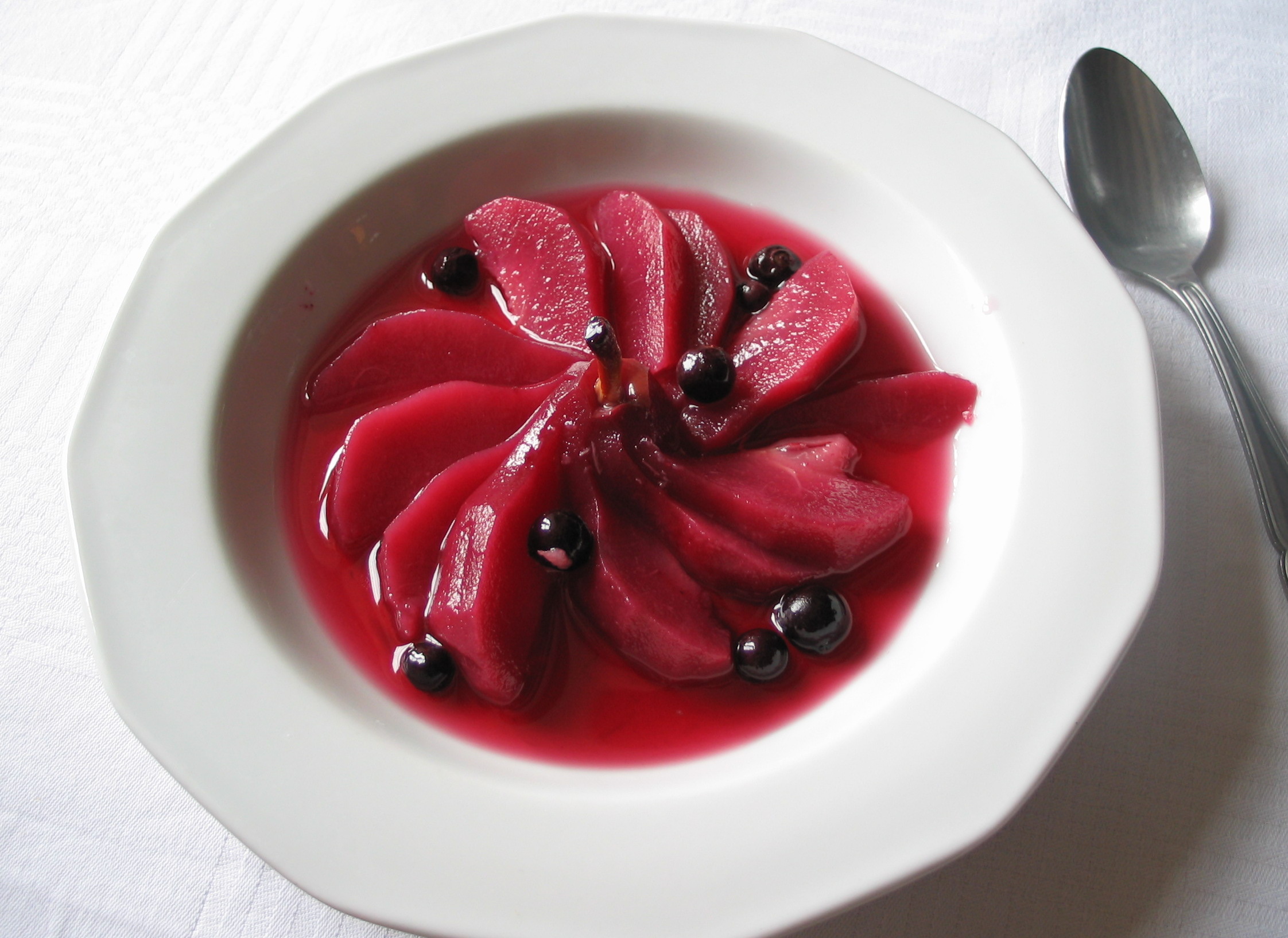 Poire au sirop de cassis