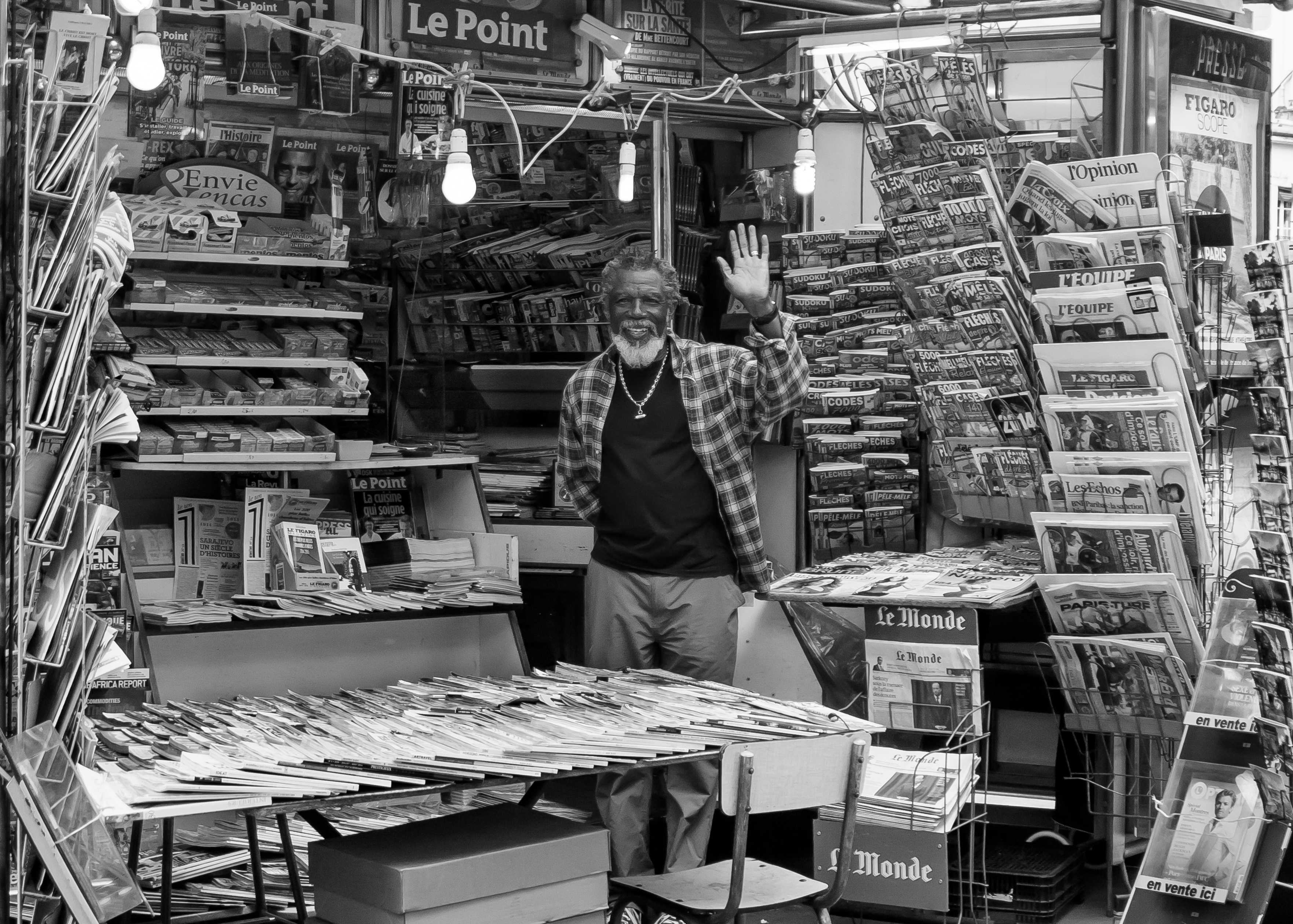 Le kiosquier de la Gaité, Paris juin 2014 001