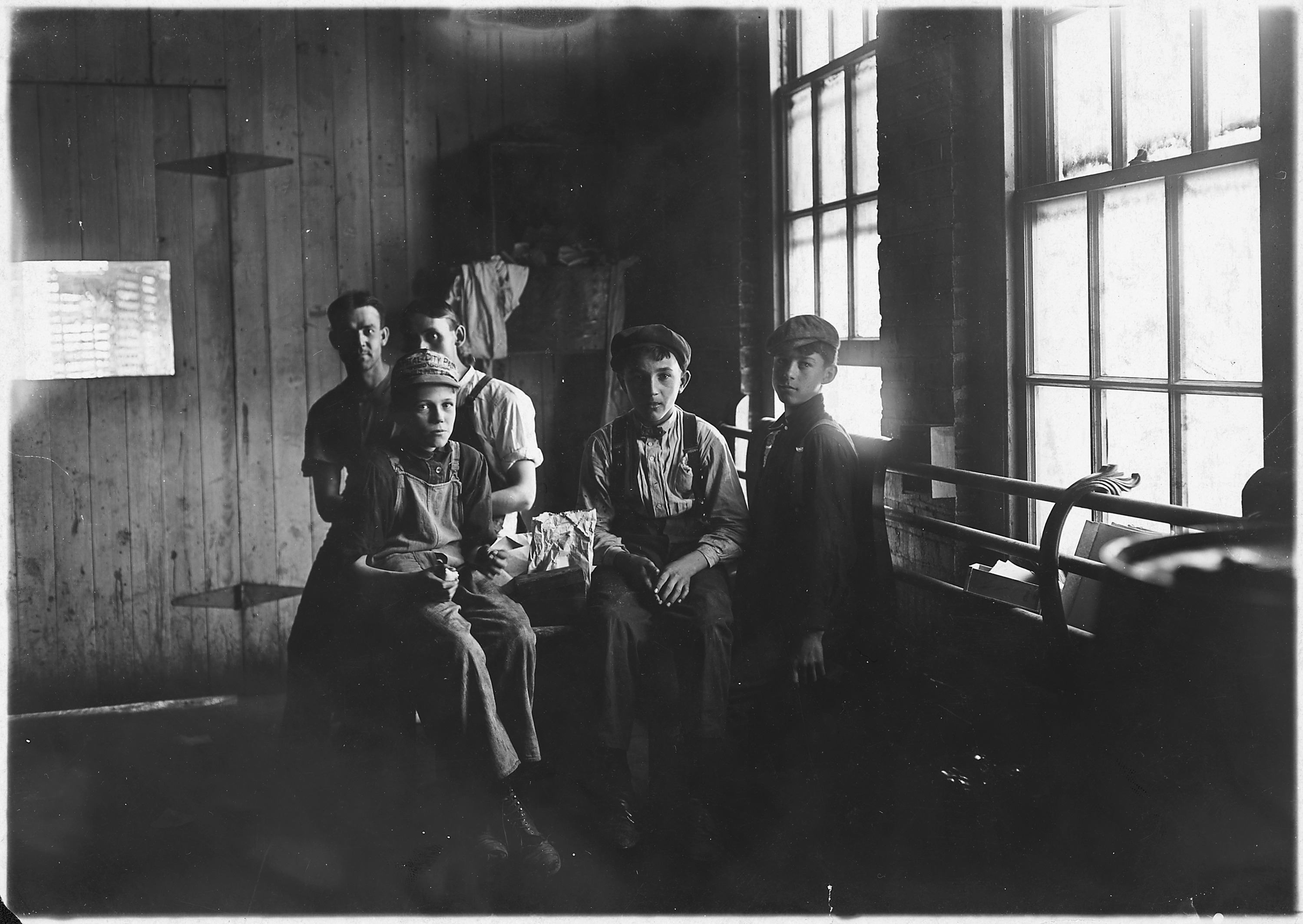 Noon hour in a furniture factory. Indianapolis, Ind. - NARA - 523075