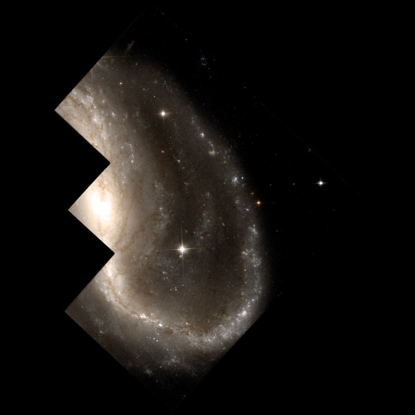 NGC7479-hst-R814GB569