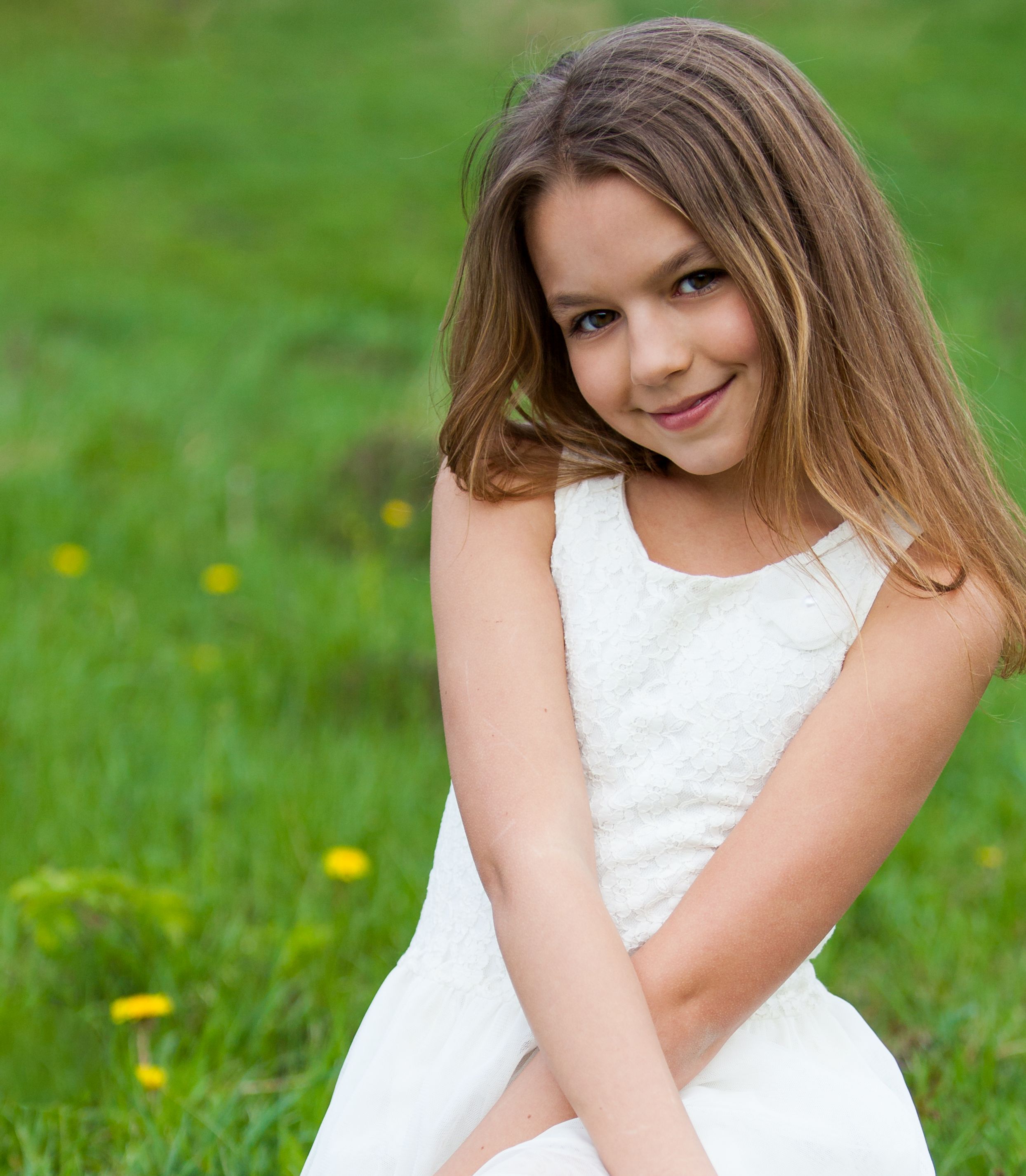 Photo of a cute 12-year-old girl photographed in May 2015, picture 20 ...