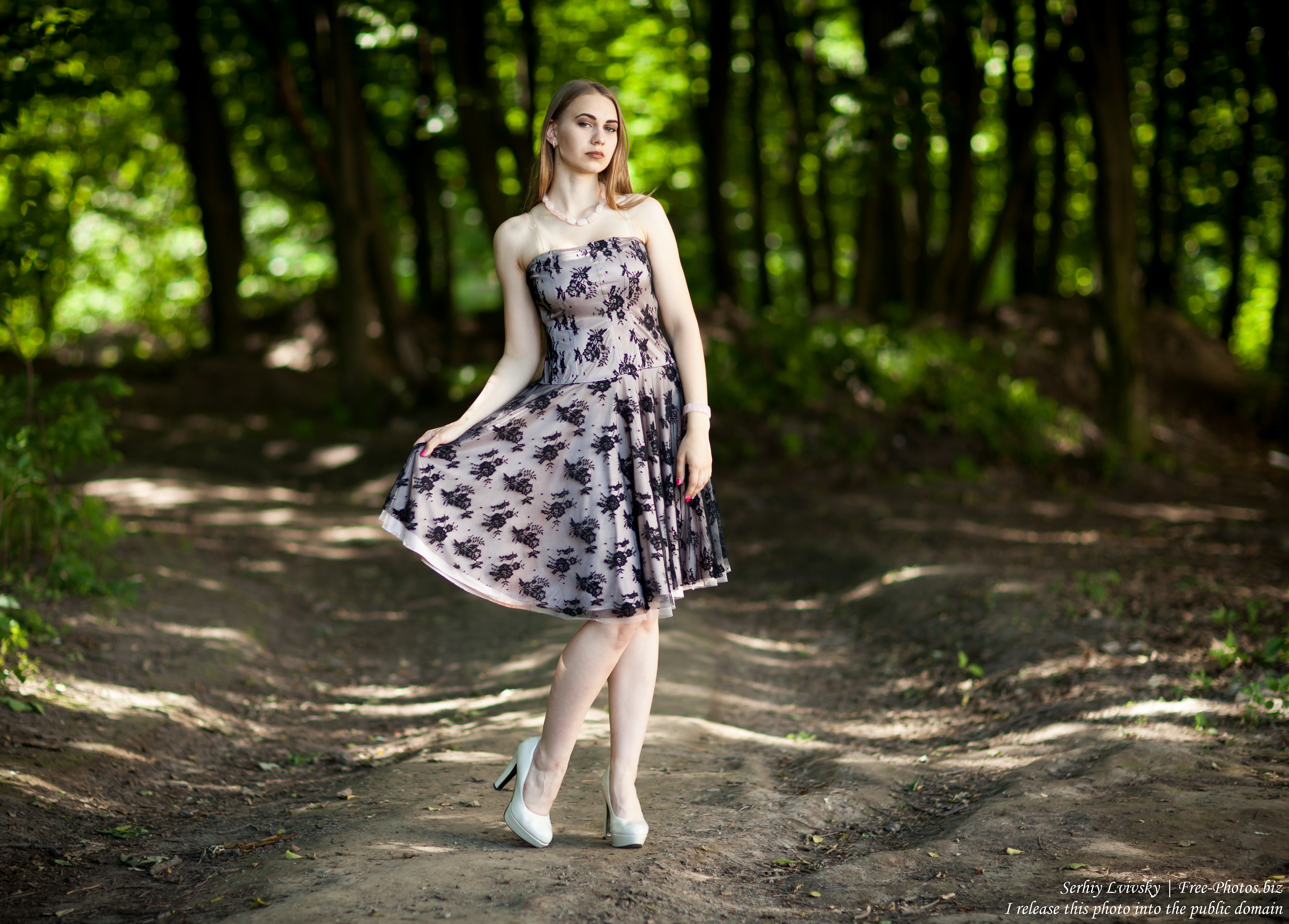 Julia - an 18-year-old girl with natural undyed hair photographed in June 2017 by Serhiy Lvivsky, picture 1