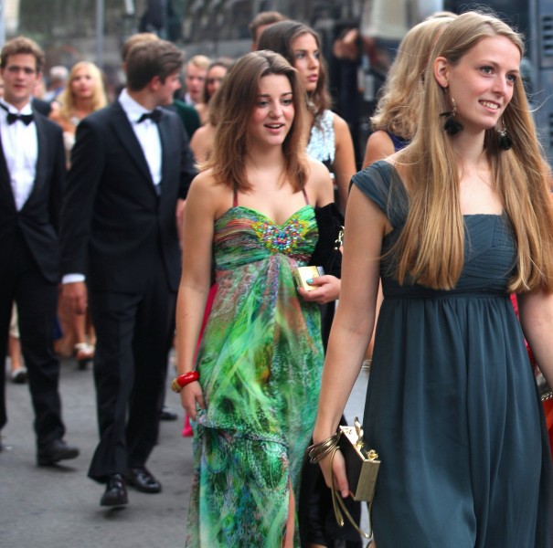 girls in evening dresses, photographed in August 2013, photo 2/11