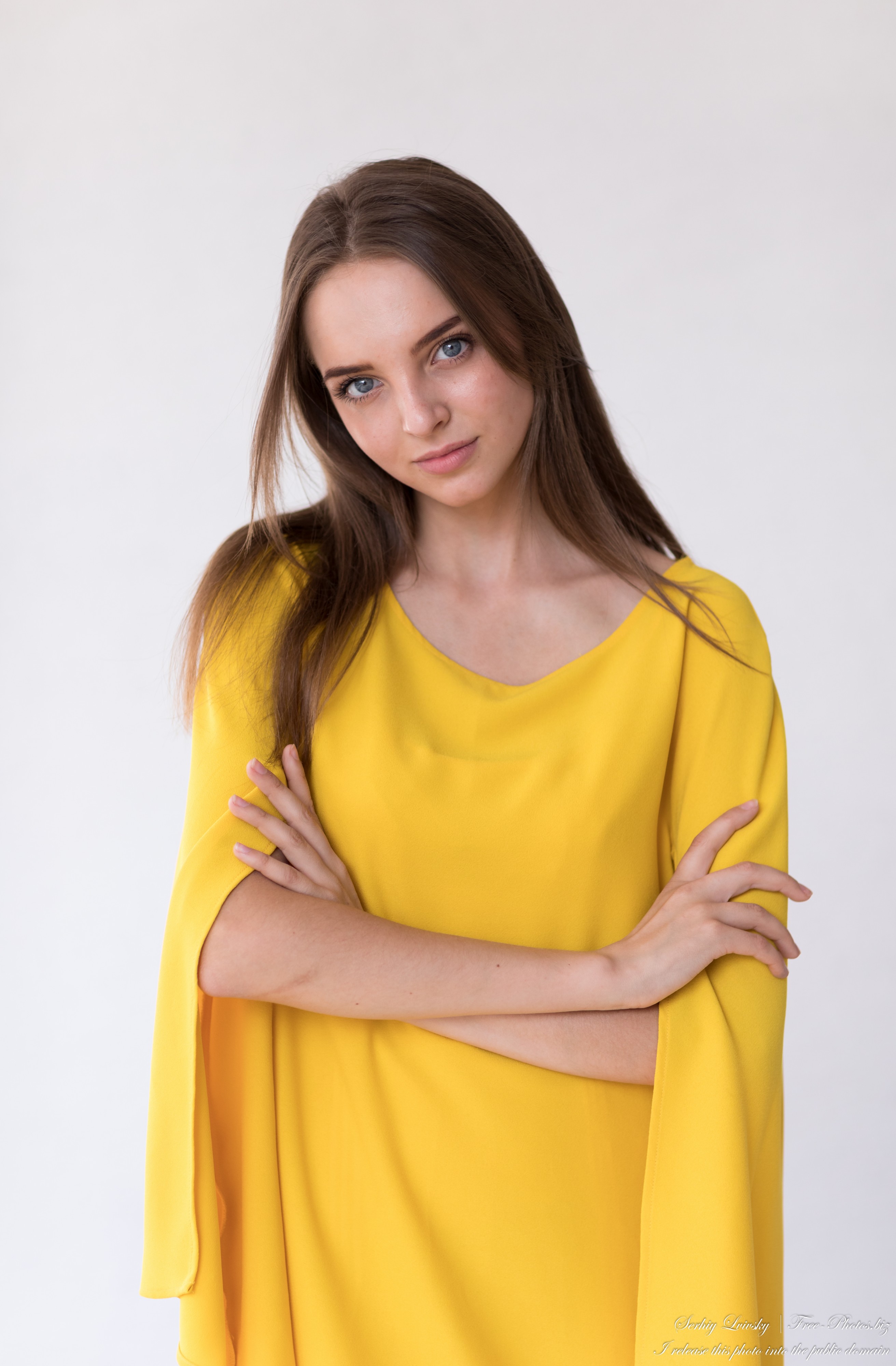 Photo Of Vika A 17 Year Old Brunette Girl Photographed By Serhiy Lvivsky In September 2020