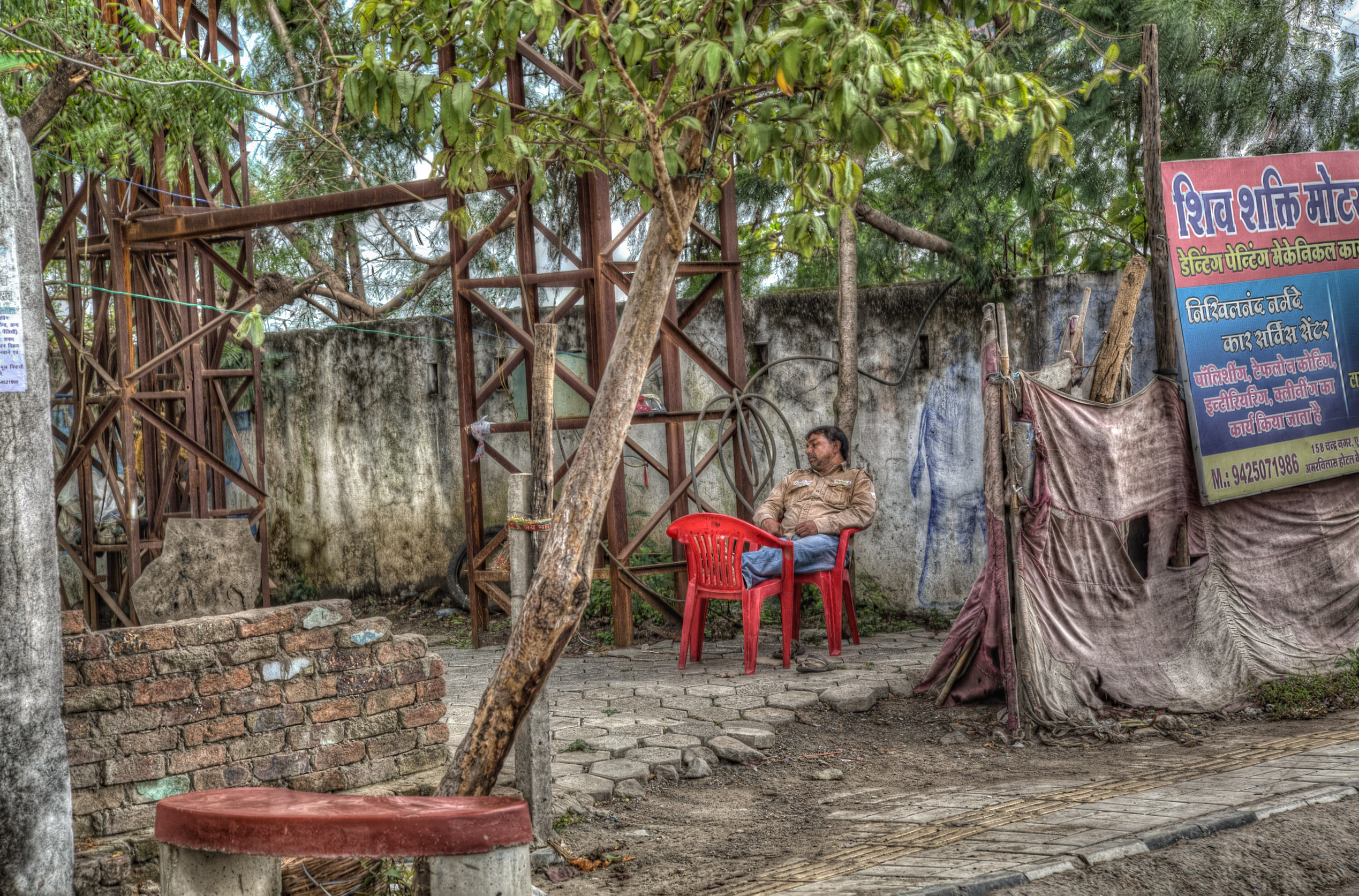 Afternoon Nap in India (14585742406)