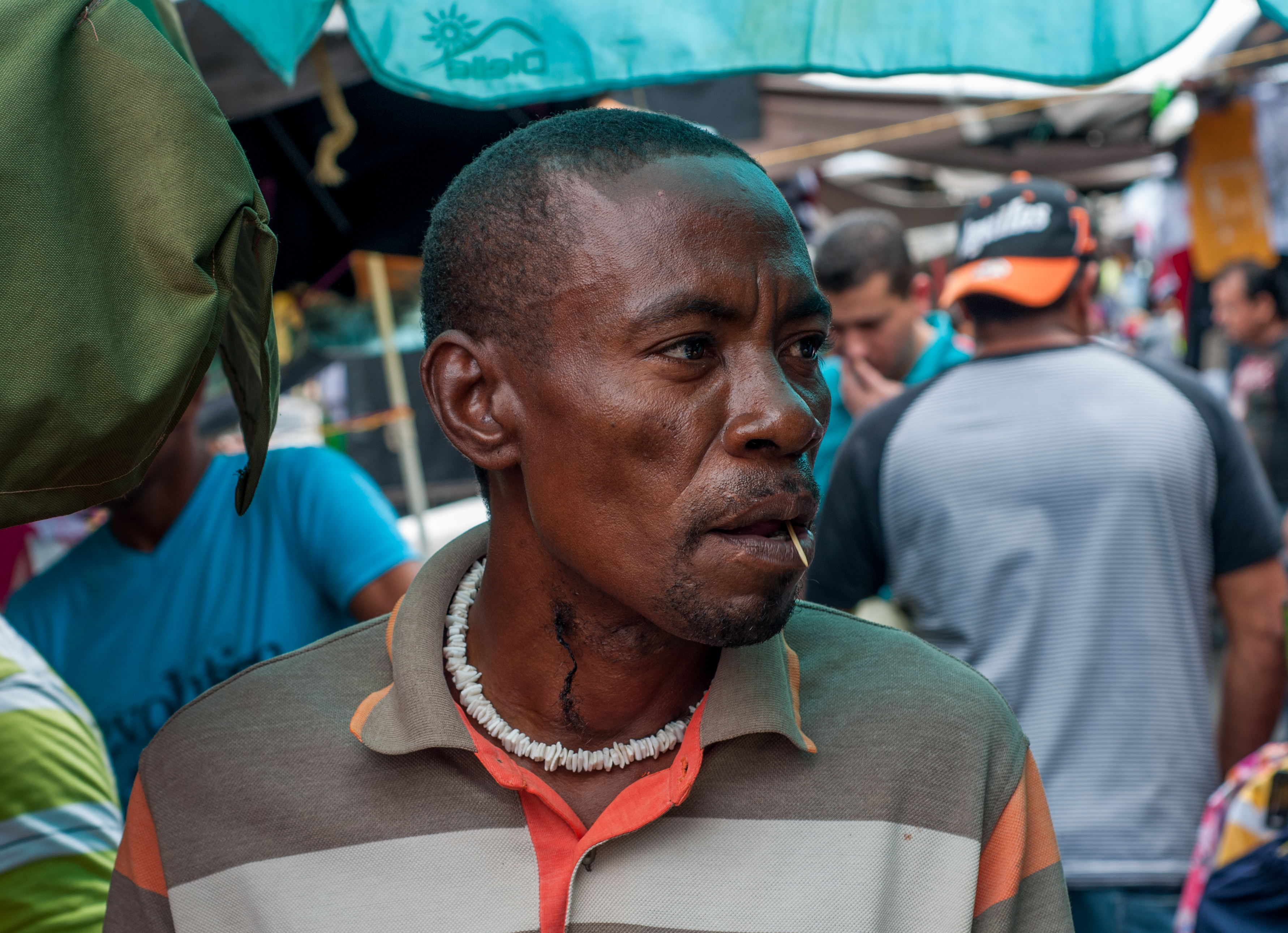 People buying in downtown Maracaibo