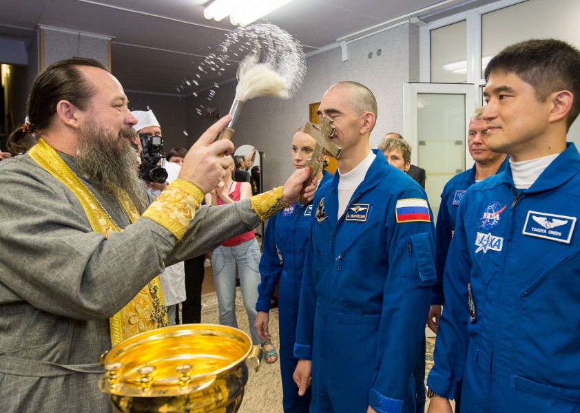Expedition 48 Blessing (NHQ201607070049)