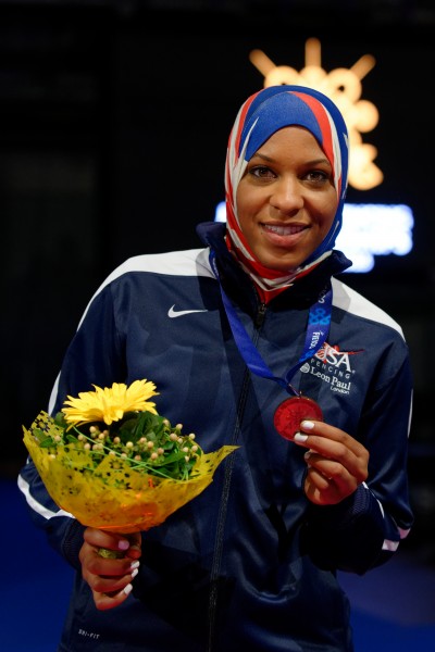 Ibtihaj Muhammad podium 2013 Fencing WCH SFS-EQ t215413