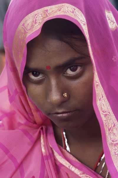 India - Delhi pink veil - 4558