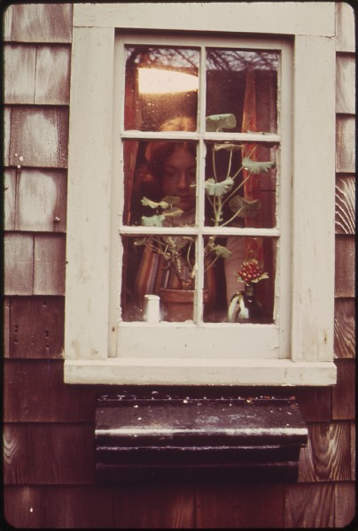 SIMPLE ROCKPORT WINDOW. BEARSKIN NECK AT ROCKPORT - NARA - 548232