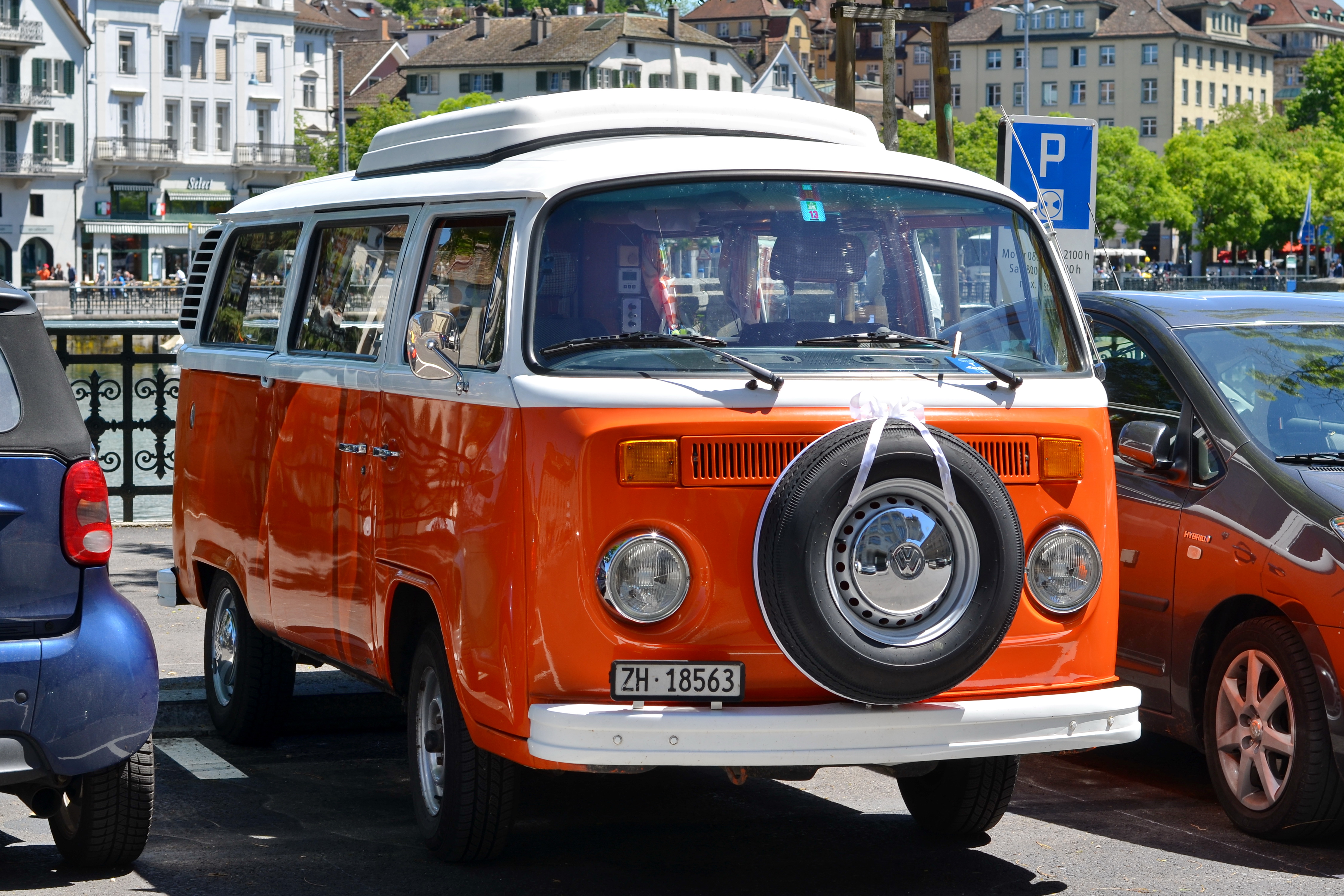 Stadthausquai Zürich - 'Hochzeits-VW Bus0 2014-05-23 13-39-55