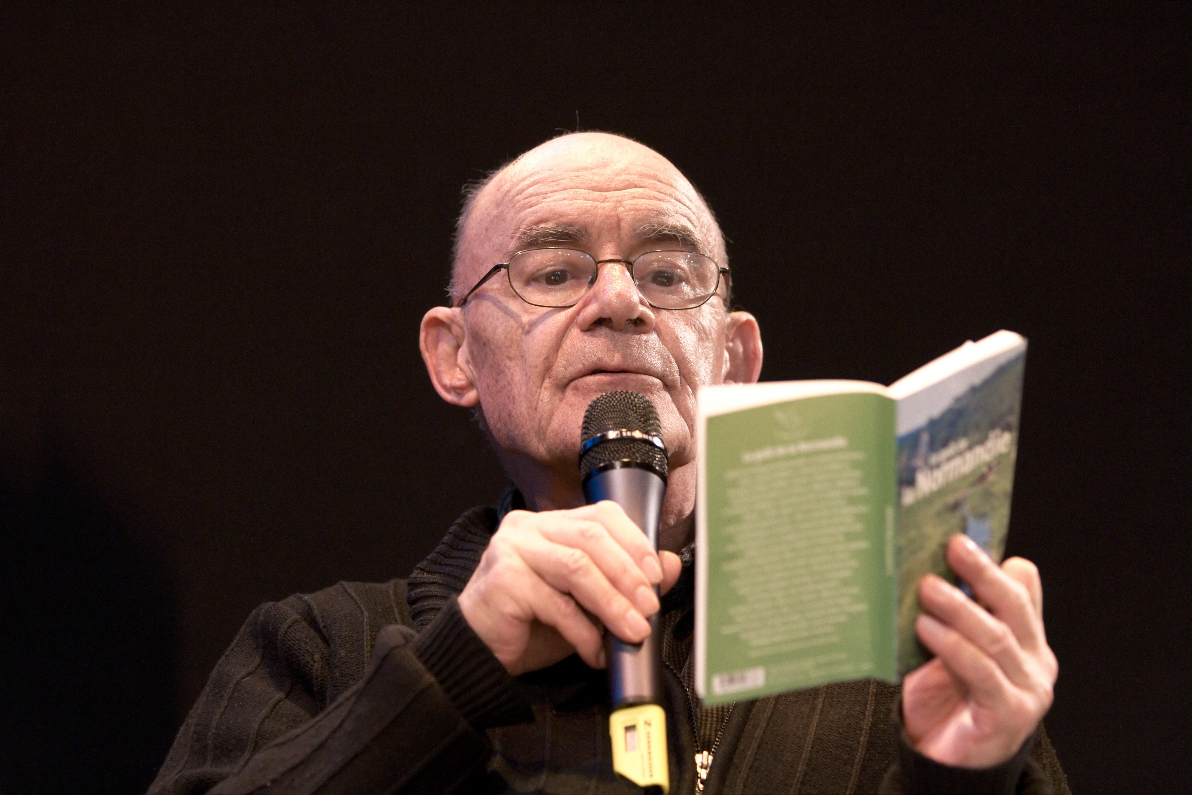 Jean-Luc Nancy 20100328 Salon du livre de Paris 2