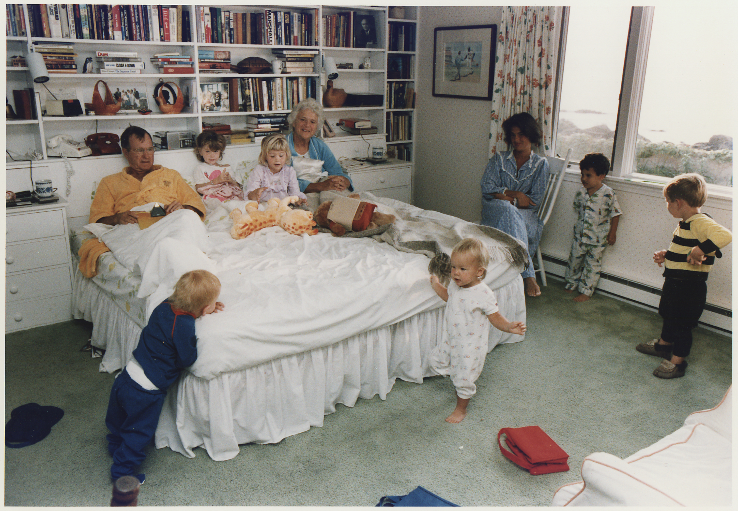 Vice President and Mrs. Bush at their summer home in Kennebunkport, Maine with their family - NARA - 186369