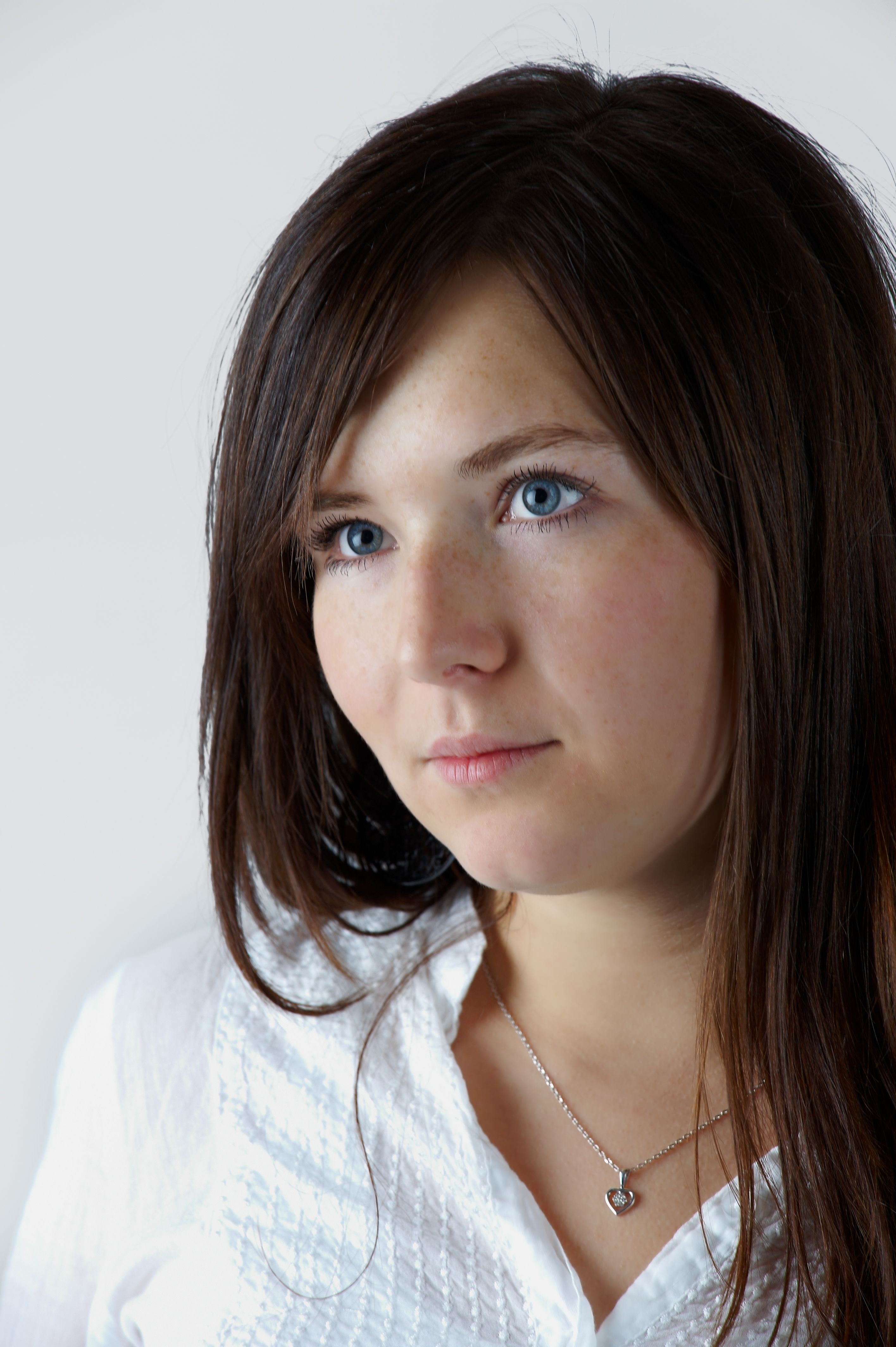 Woman in white shirt on August 2009 01