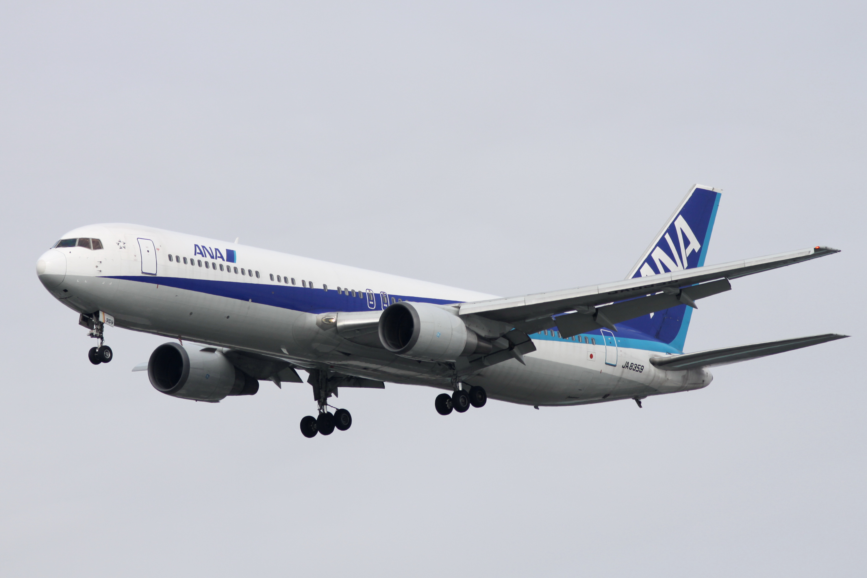 ANA B767-300(JA8359) (3847780061)