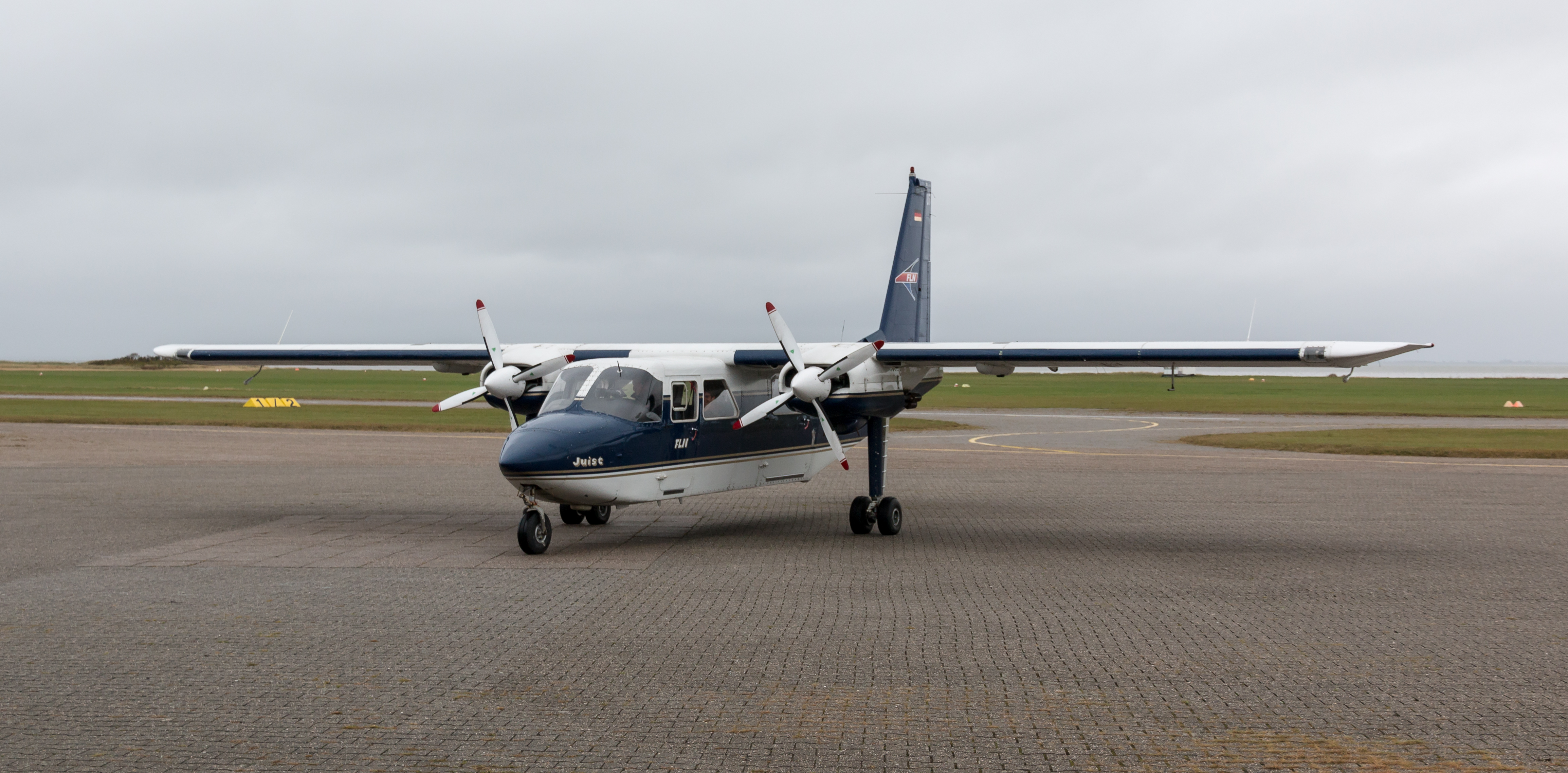 Juist, Flugplatz, Britten-Norman Islander -- 2014 -- 3706