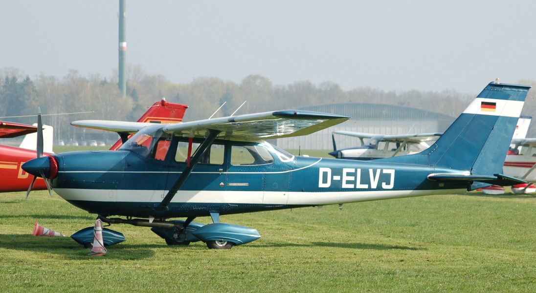 Cessna Reims FR172F Rocket (D-ELVJ) 01